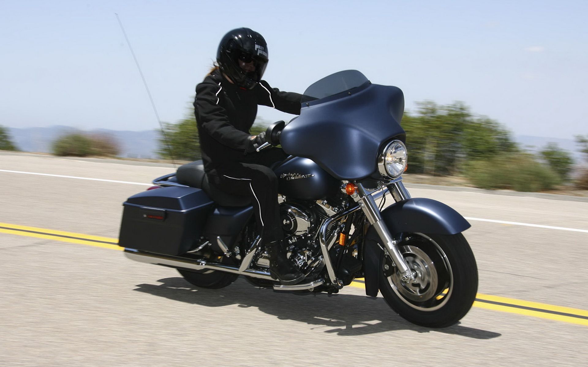 1920x1200 Harley Davidson Street Glide Wallpaper