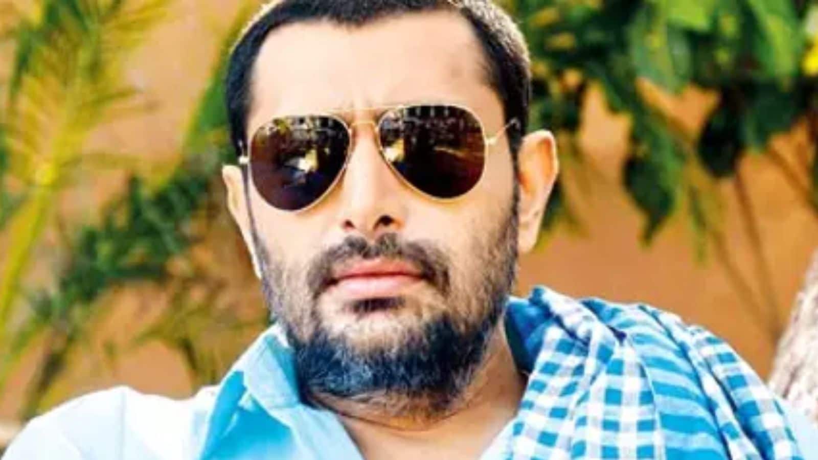 1600x900 He Became Overnight Star After Debut Film, Worked With Madhuri Dixit And Amitabh Bachchan, Captured Hearts With Boy Next Door Charm