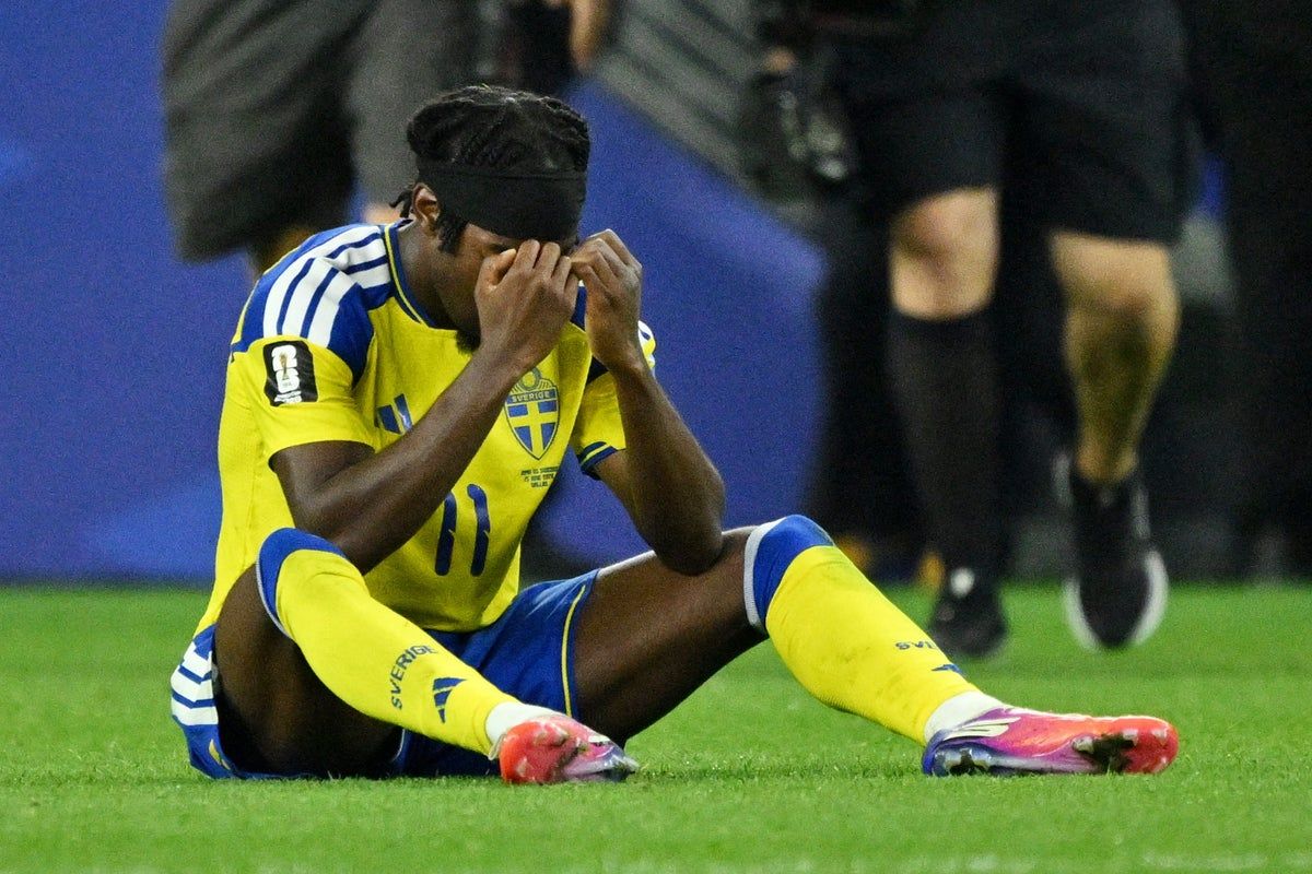 1200x800 Anthony Elanga collapses in despair after failing to realise he saved Sweden's World Cup dream