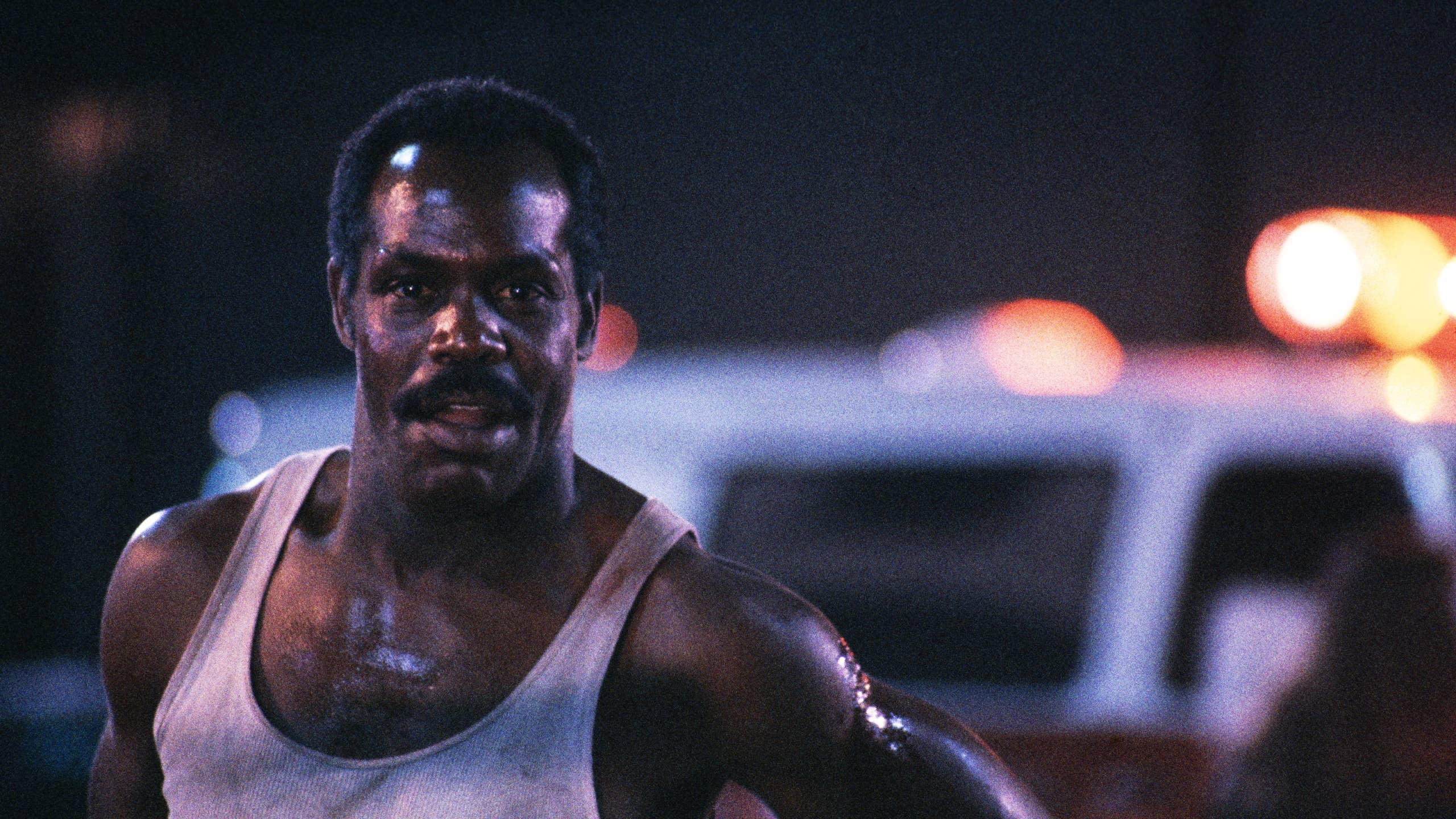 2560x1440 Rarely Seen 'Lethal Weapon' Star, Seen 'Aging Gracefully'
