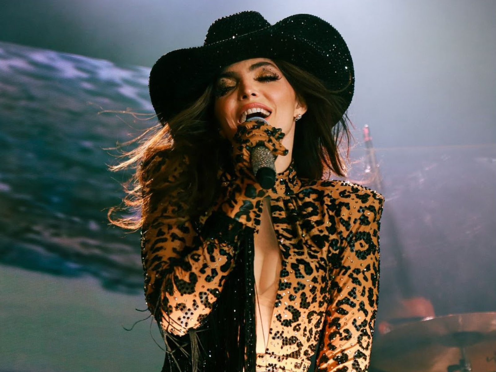 1600x1200 Ana Bárbara inicia su gira «Reina Grupera Tour»