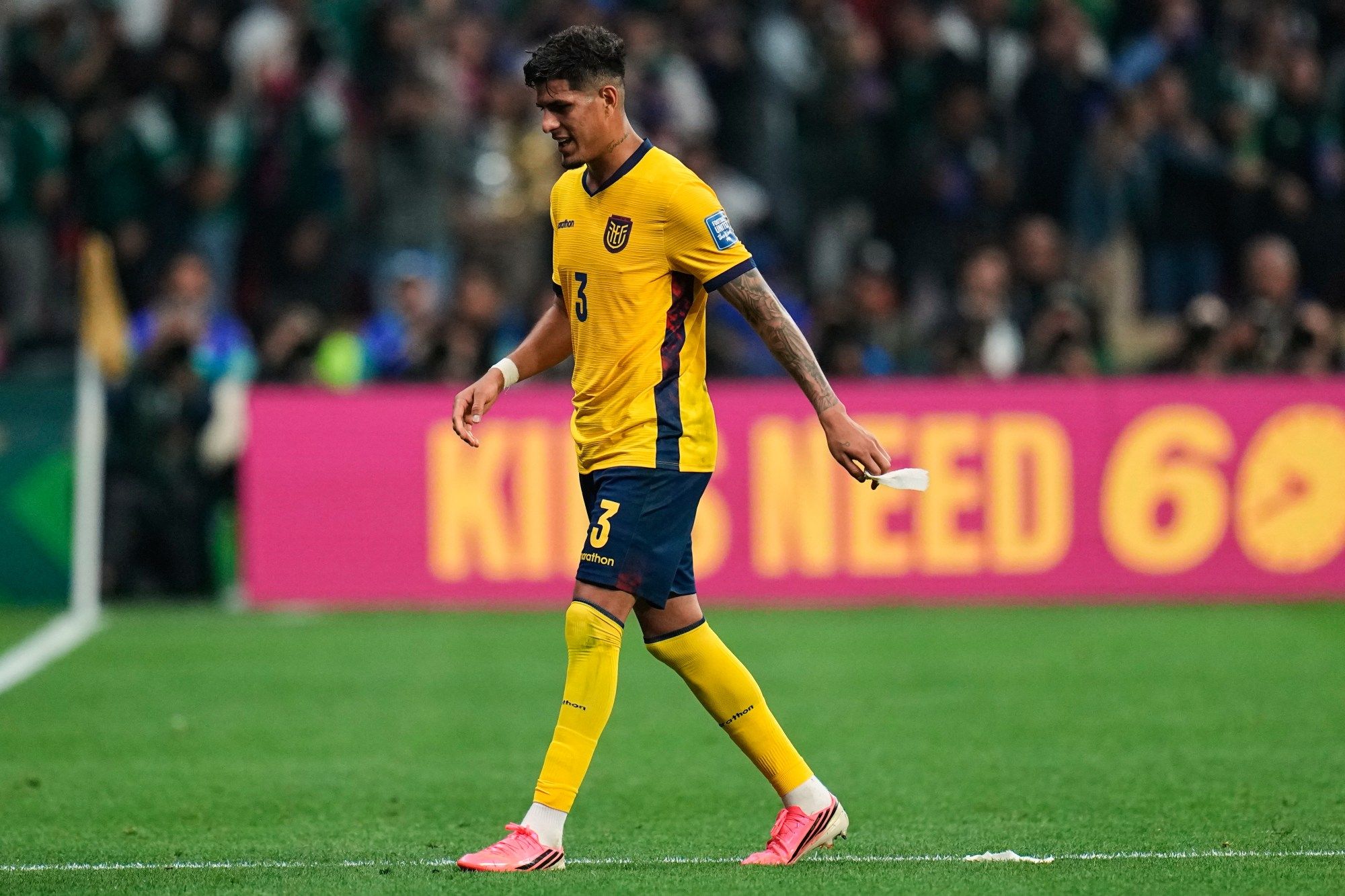 2000x1333 Ecuador's Hincapié becomes the second player sent off for covering his mouth at the World Cup. KRQE News 13