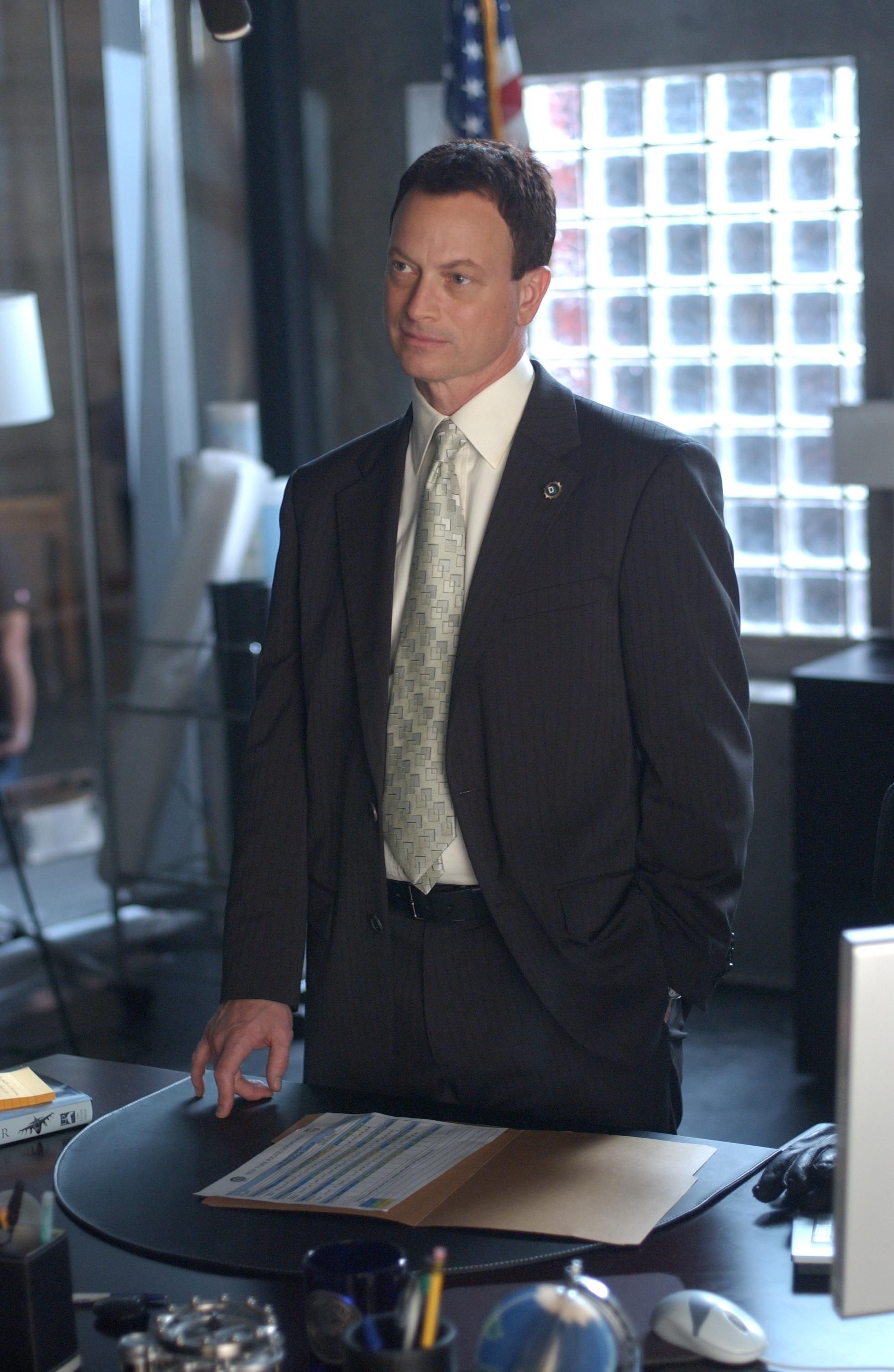 1960x3008 Gary Sinise Wallpaper