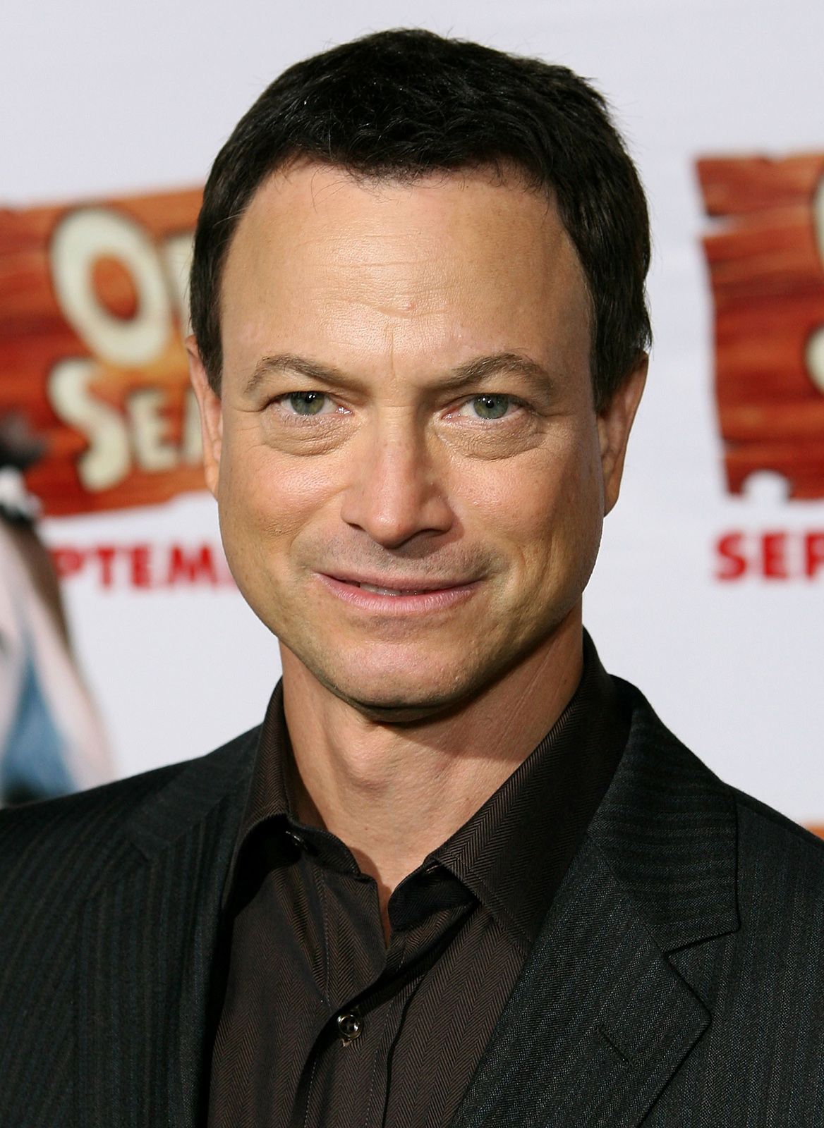 1168x1600 Gary Sinise