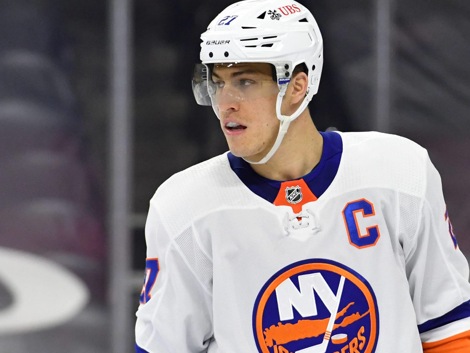 1600x1200 Islanders place Anders Lee on LTIR