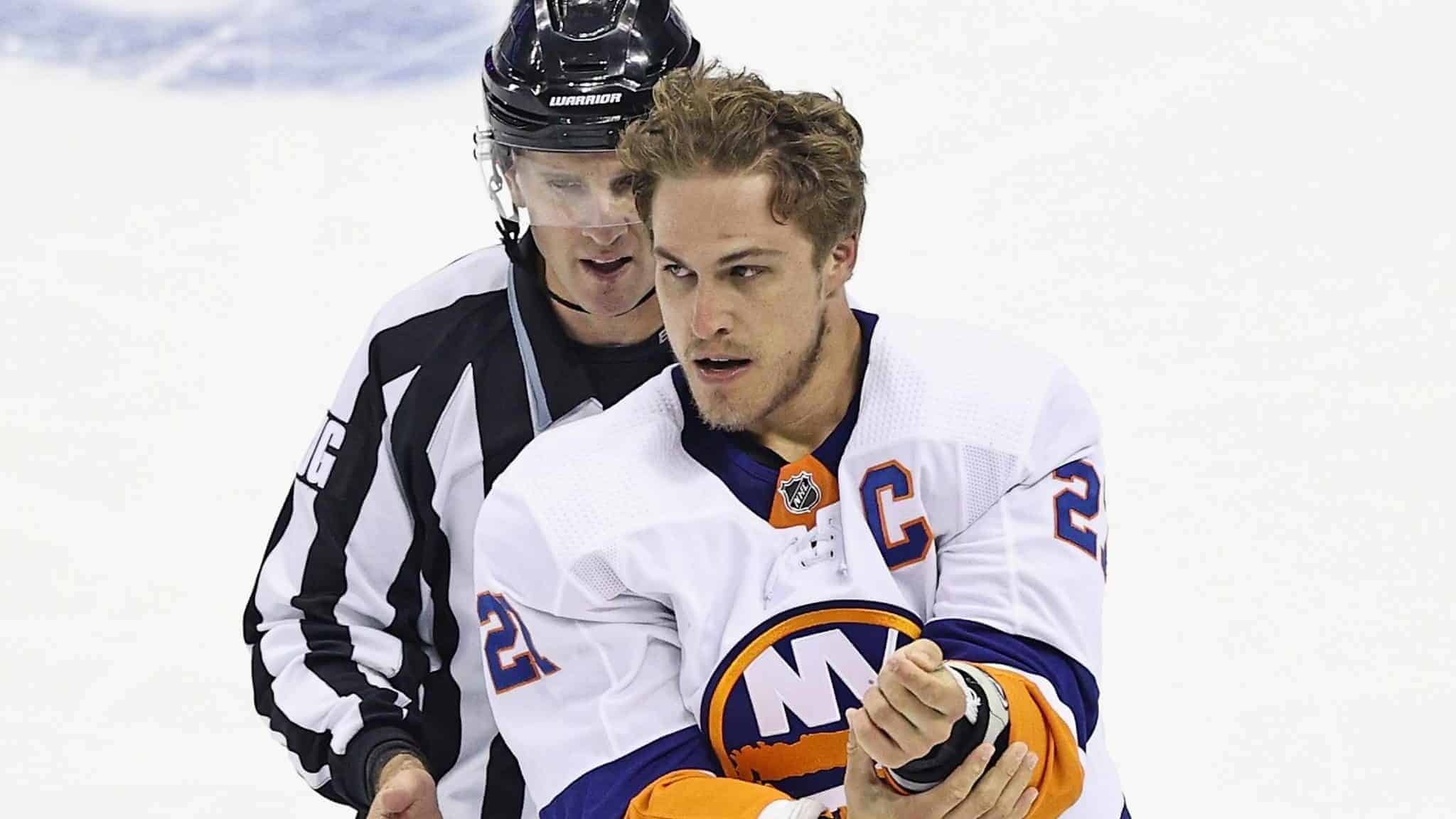 2048x1152 New York Islanders News: Capitals Call Anders Lee's Late Hit 'predatory'