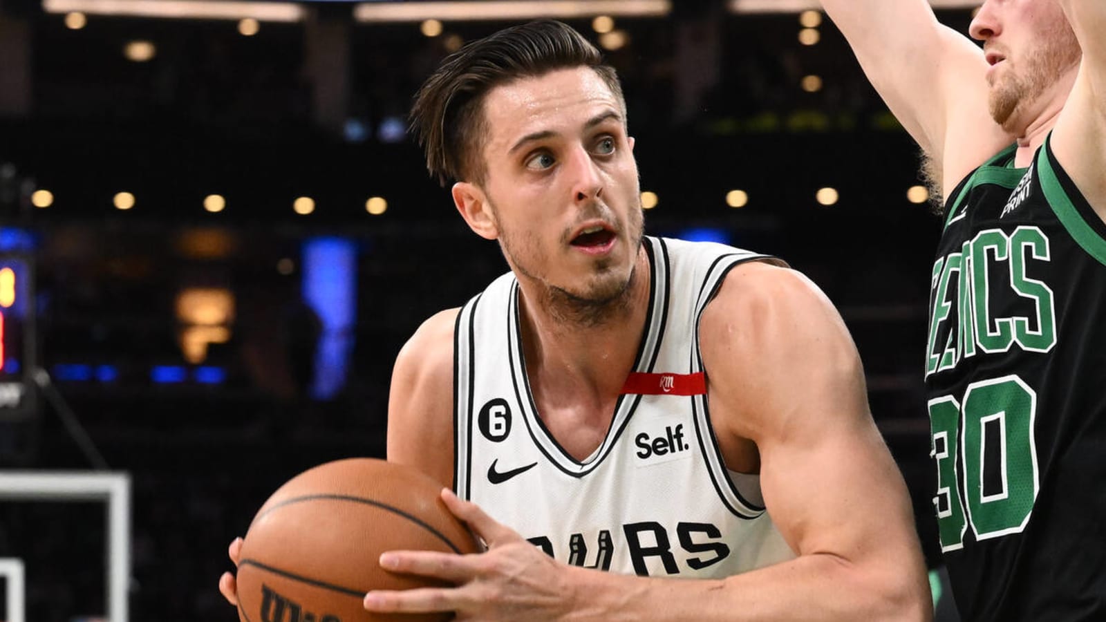 1600x900 Zach Collins suffers devastating paper cut