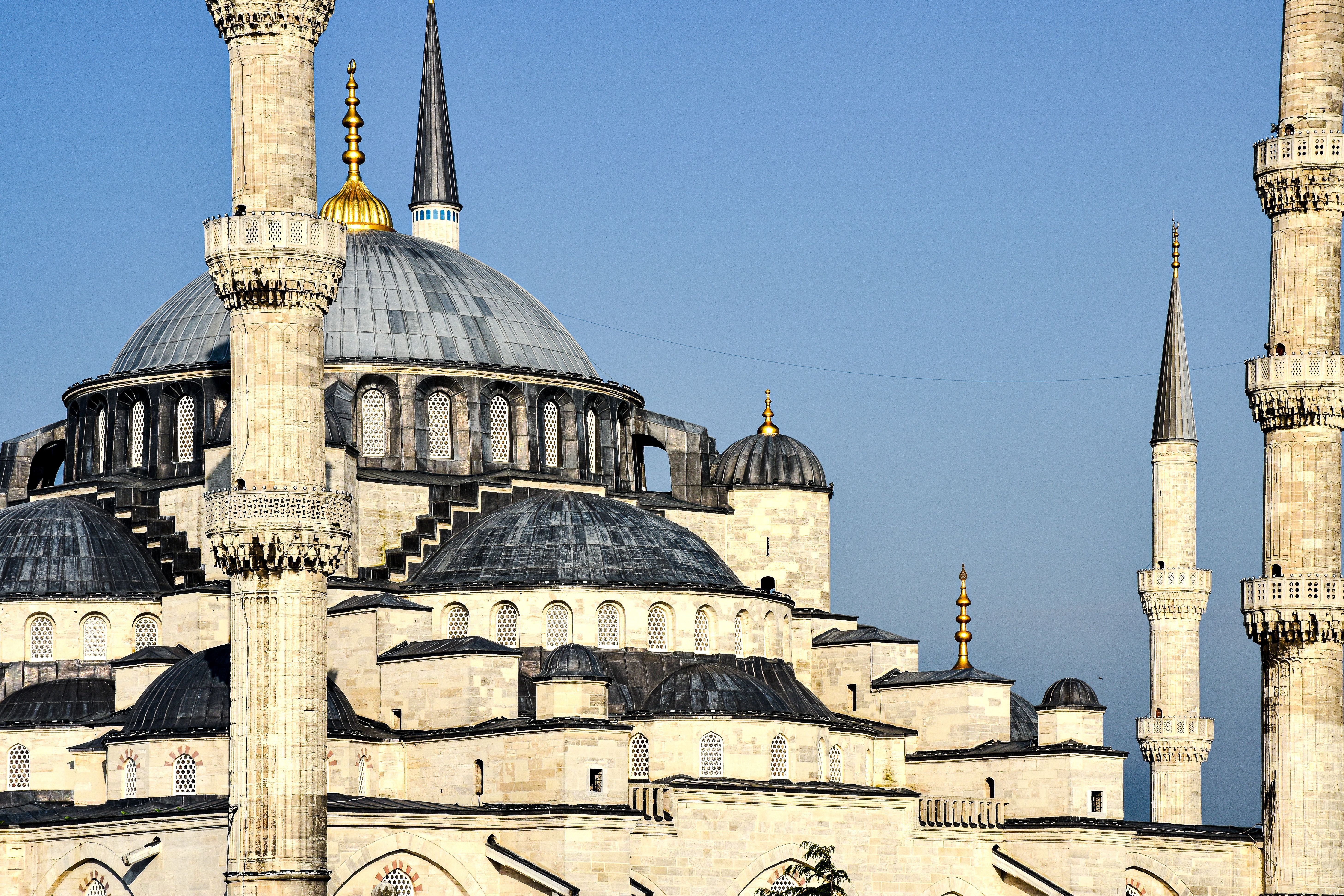 5830x3887 The blue mosque in istanbul, turkey · Free