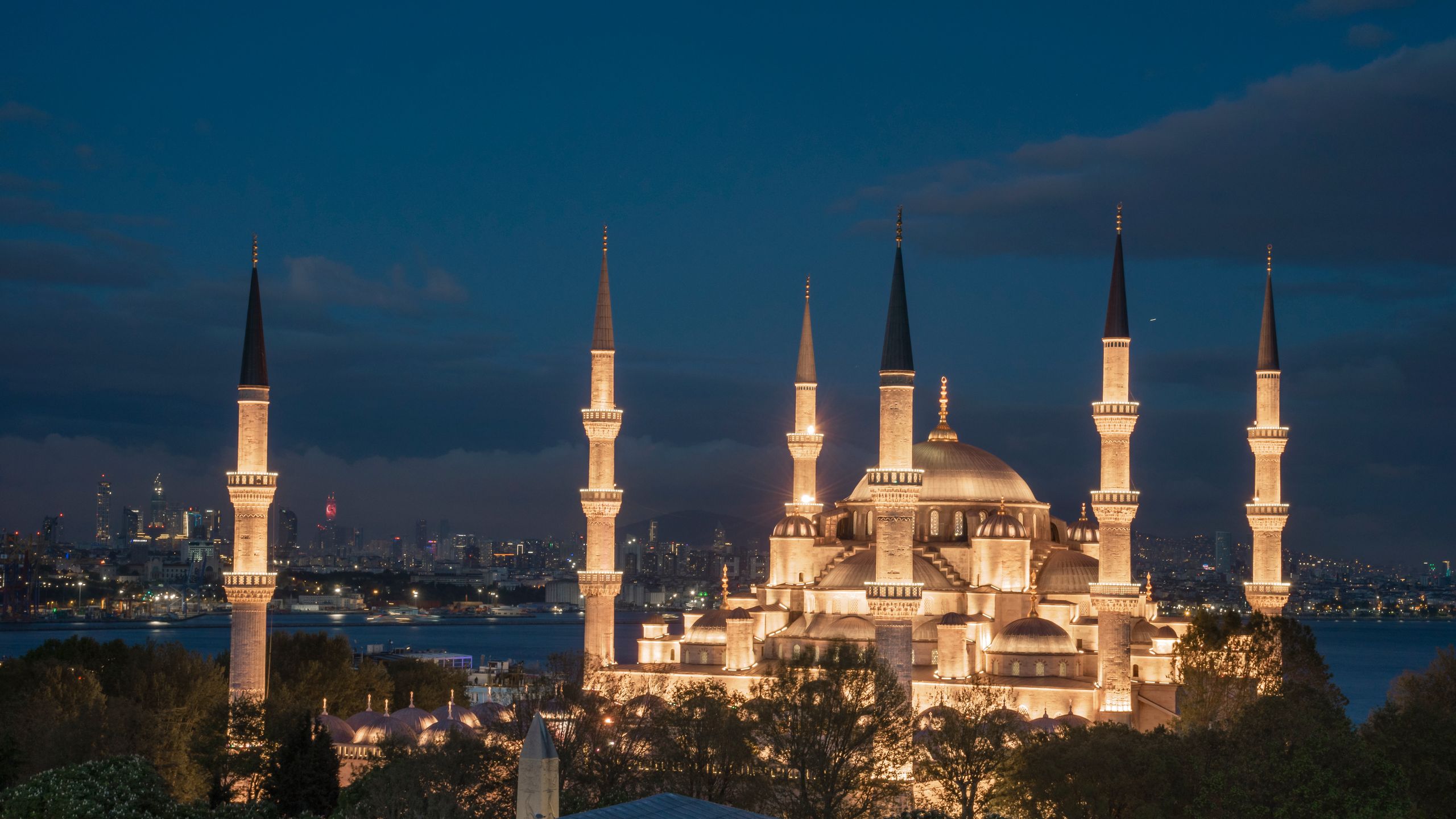 2560x1440 The Blue Mosque: Everything You Need to Know