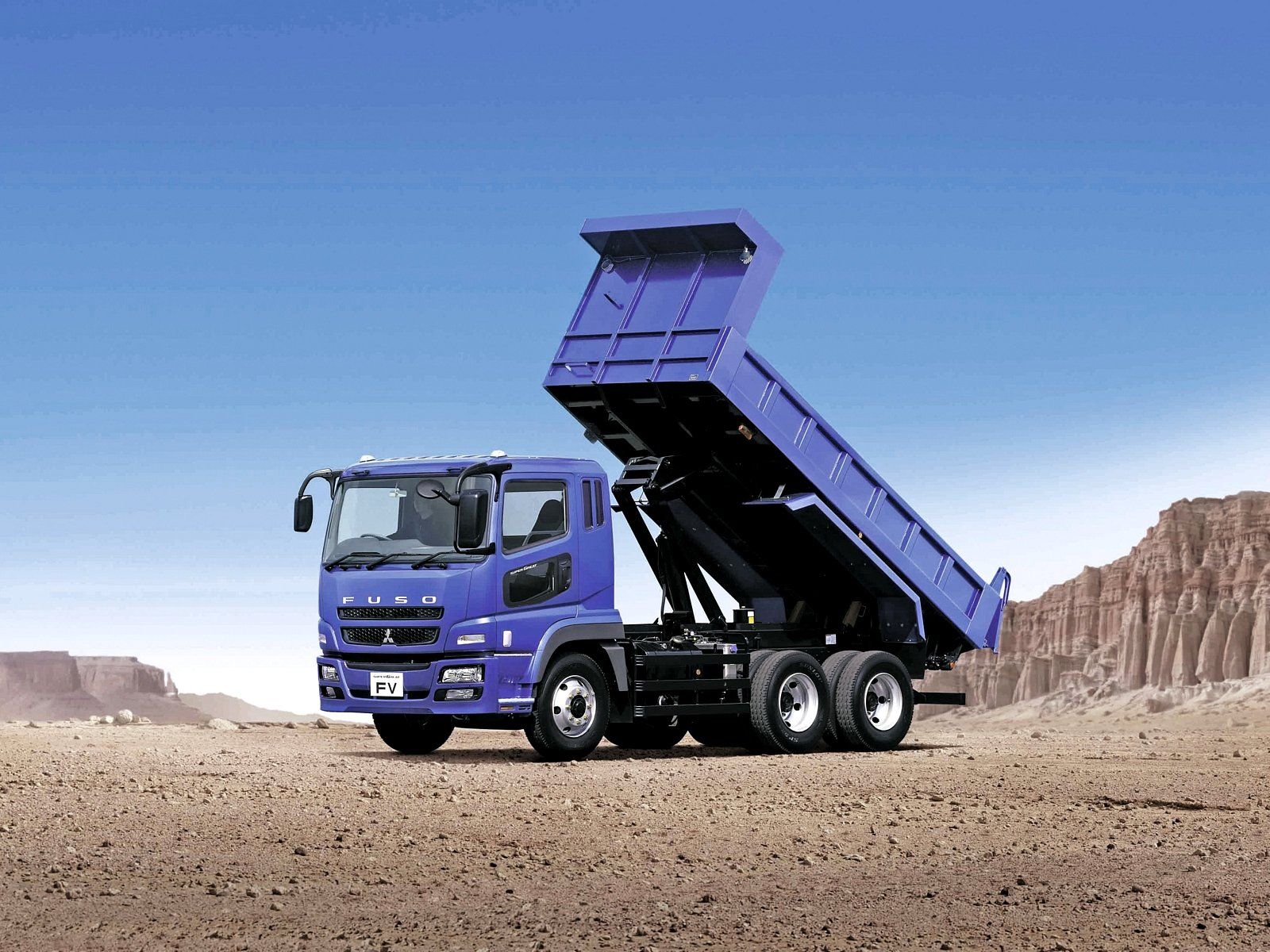 1600x1200 Mitsubishi, Fuso, Super, Great, Semi, Tractor, Truck Wallpaper HD / Desktop and Mobile Background