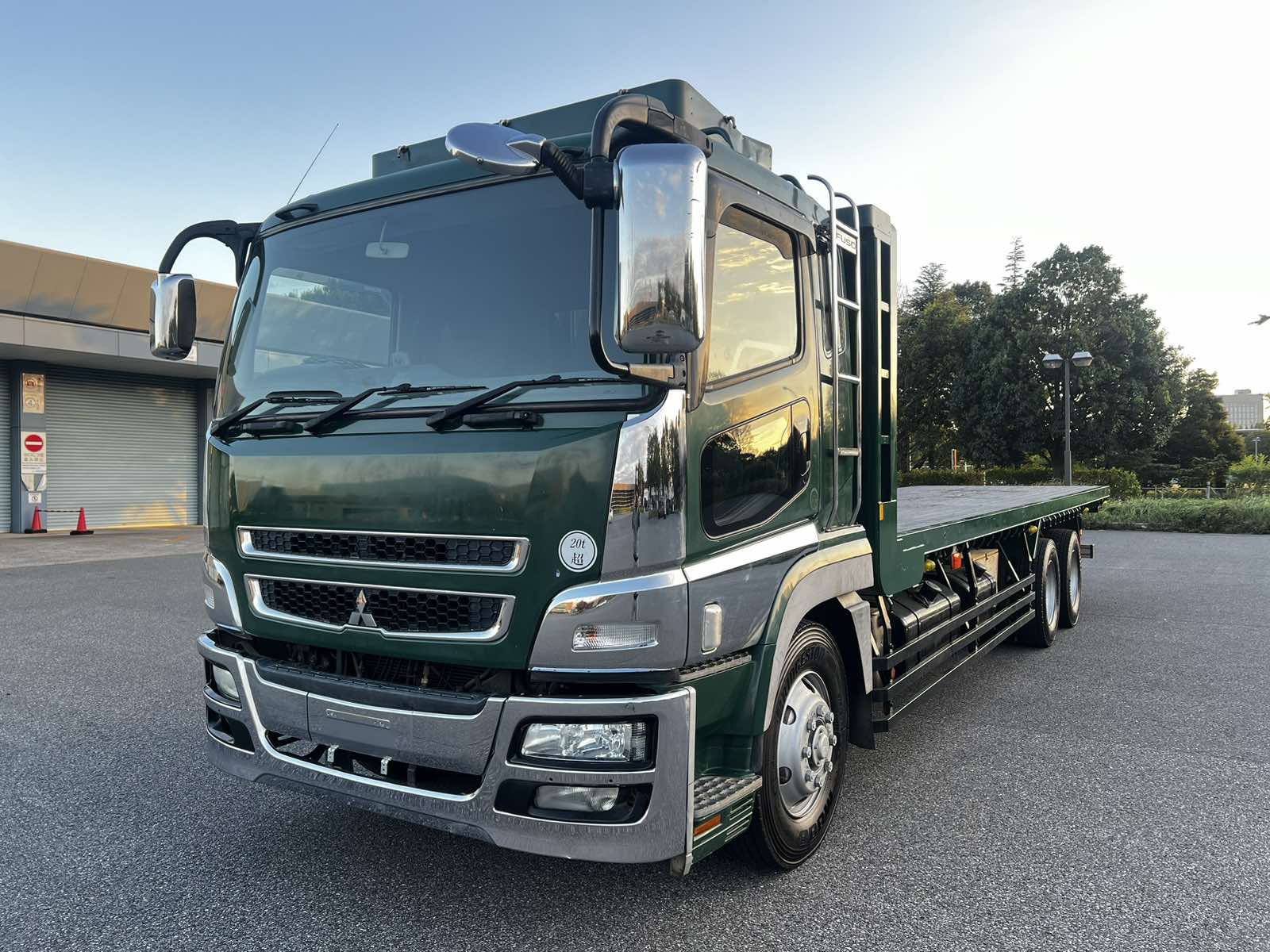 1600x1200 647 Mitsubishi Fuso Super Great