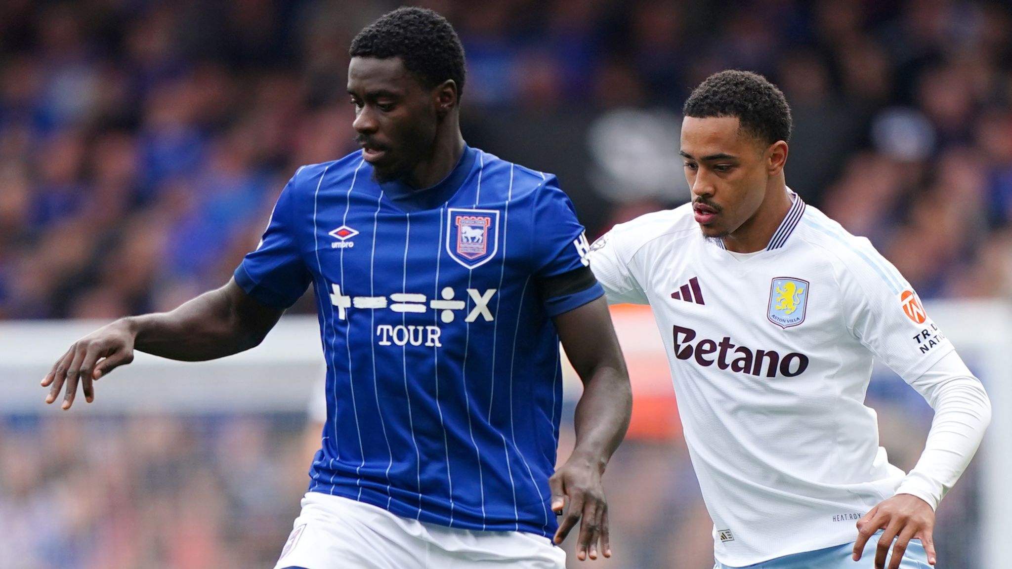 2048x1152 Ipswich Town star Axel Tuanzebe nearly loses thumb in freak washing up accident