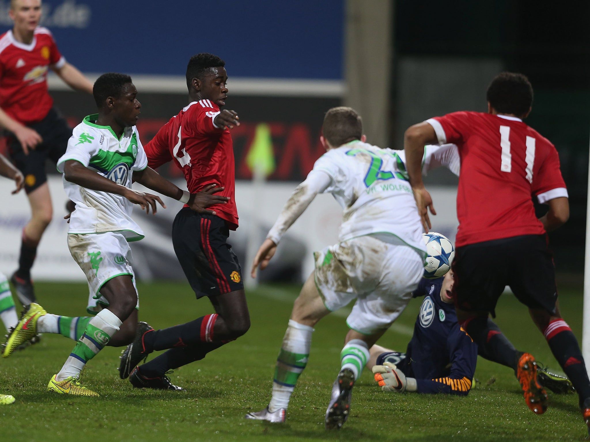 2048x1536 England on alert over Manchester United teen Axel Tuanzebe's dual nationality