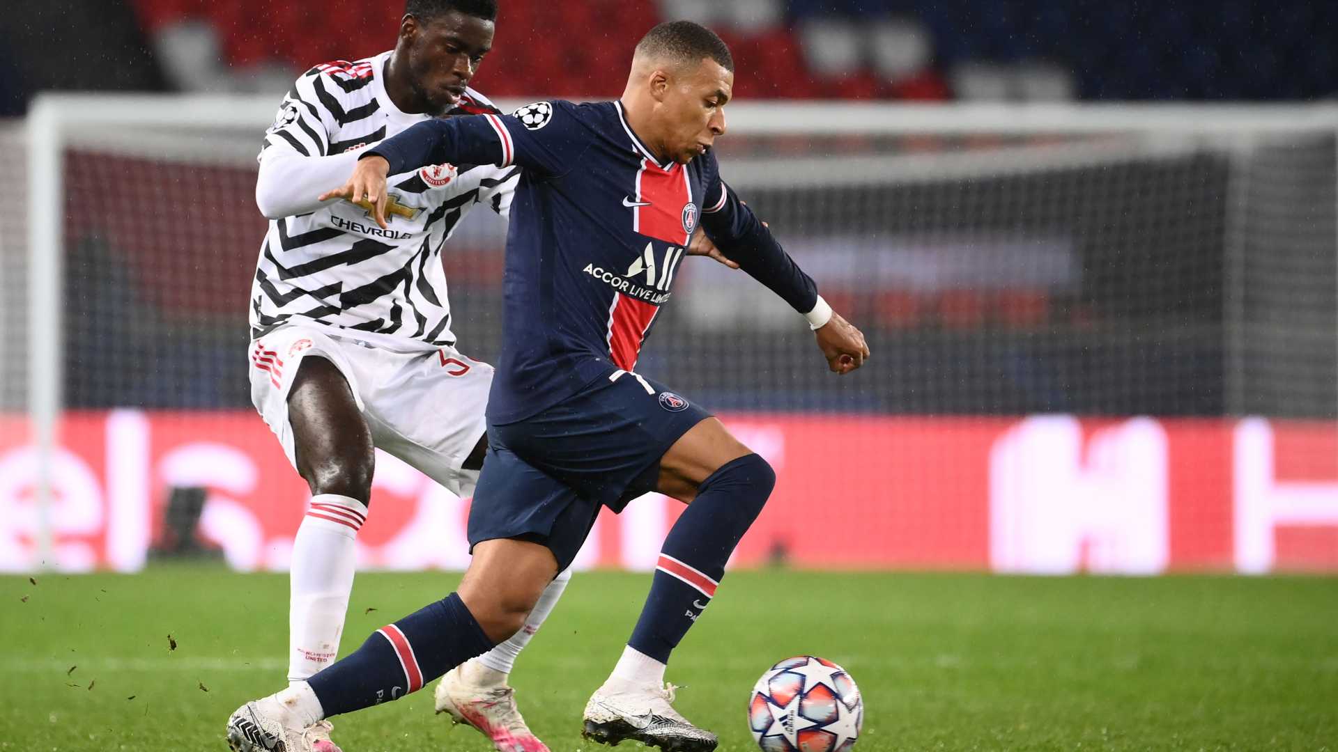 1920x1080 Rio Ferdinand Says Ole Gunnar Solskjaer MUST Give Axel Tuanzebe Prolonged Run In Man Utd's Line Up Following Imperious Display Vs PSG