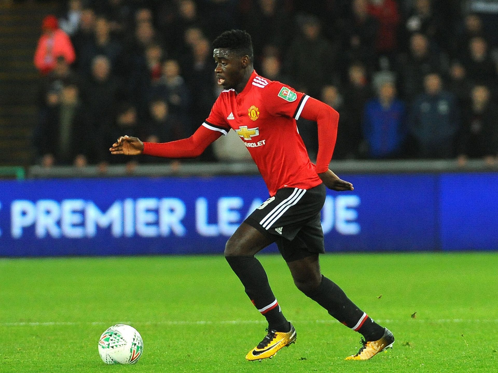 1920x1440 Manchester United whizkid Axel Tuanzebe set to join Aston Villa on loan until end of season