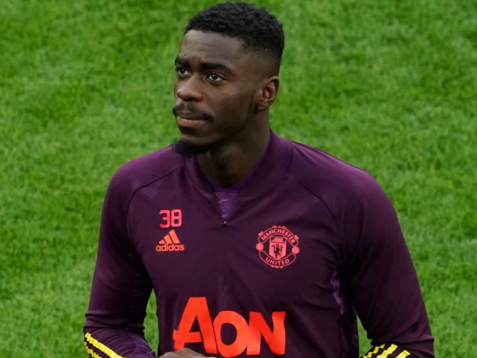 1600x1200 Axel Tuanzebe