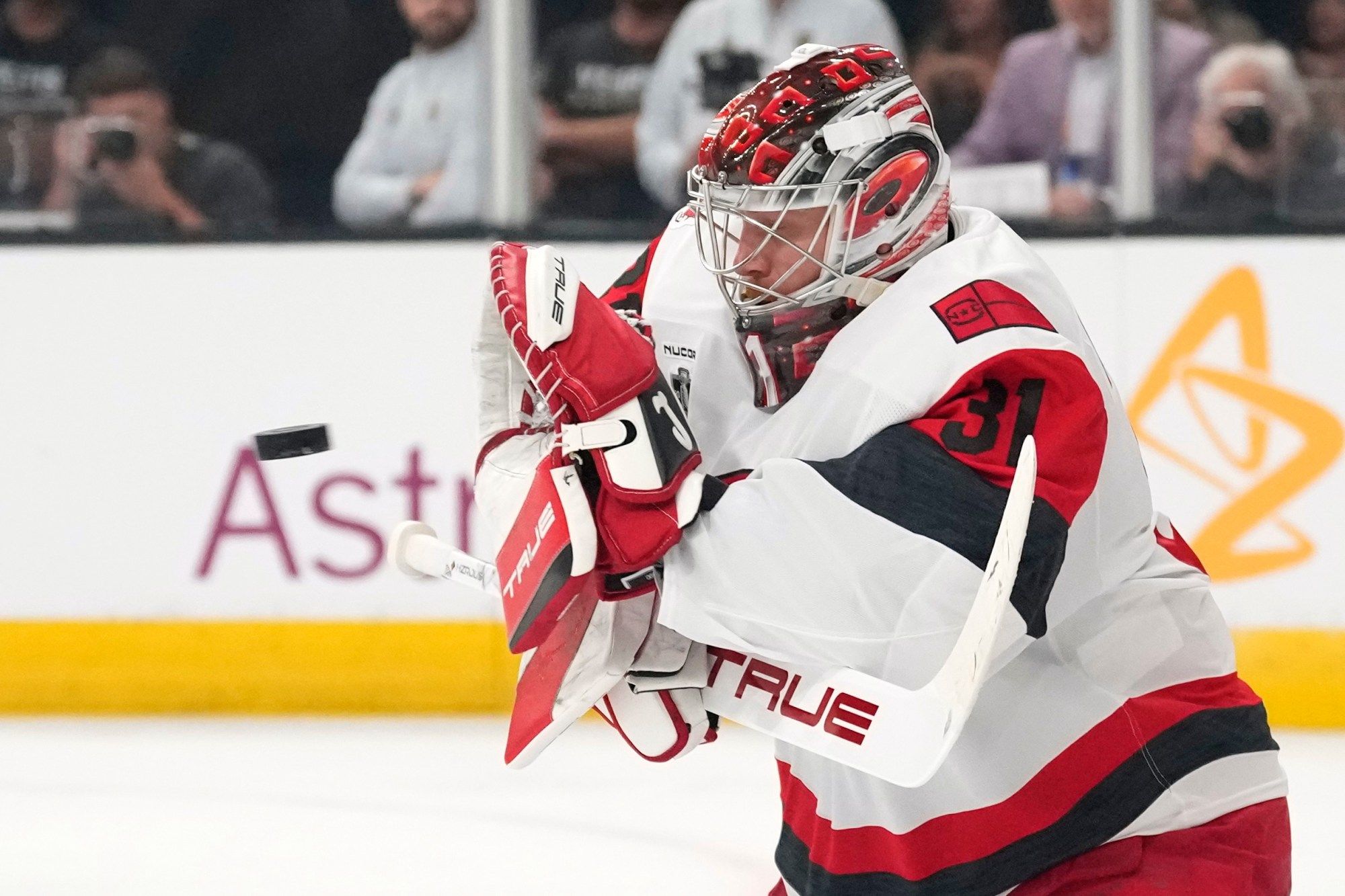 2000x1333 Stanley Cup Final: Brind'Amour not disclosing goalie decision for Game 4