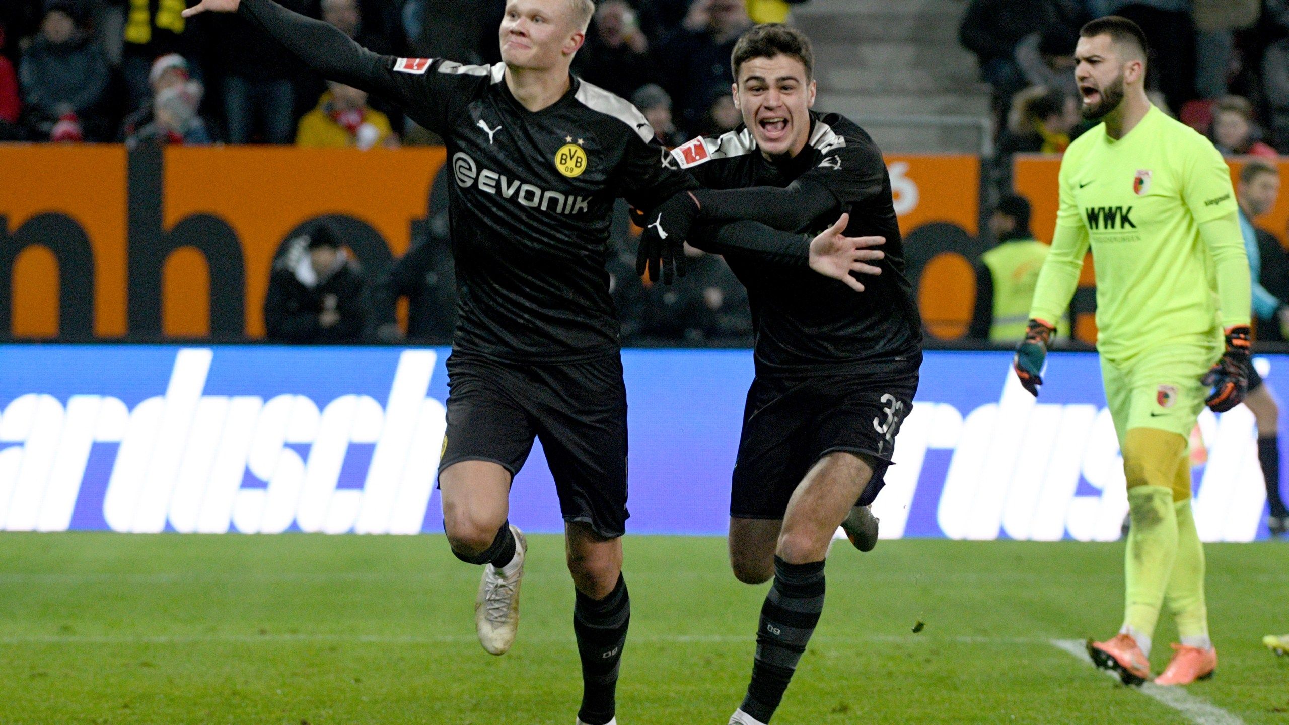 2560x1440 Gio Reyna youngest American to play in Bundesliga at age 17