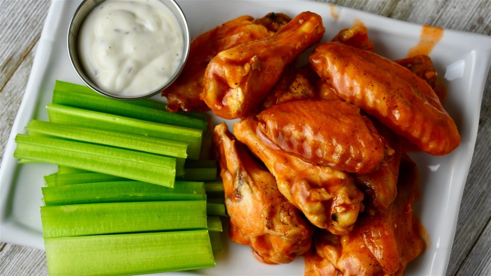 1600x900 Buffalo Wings with Ranch Dressing