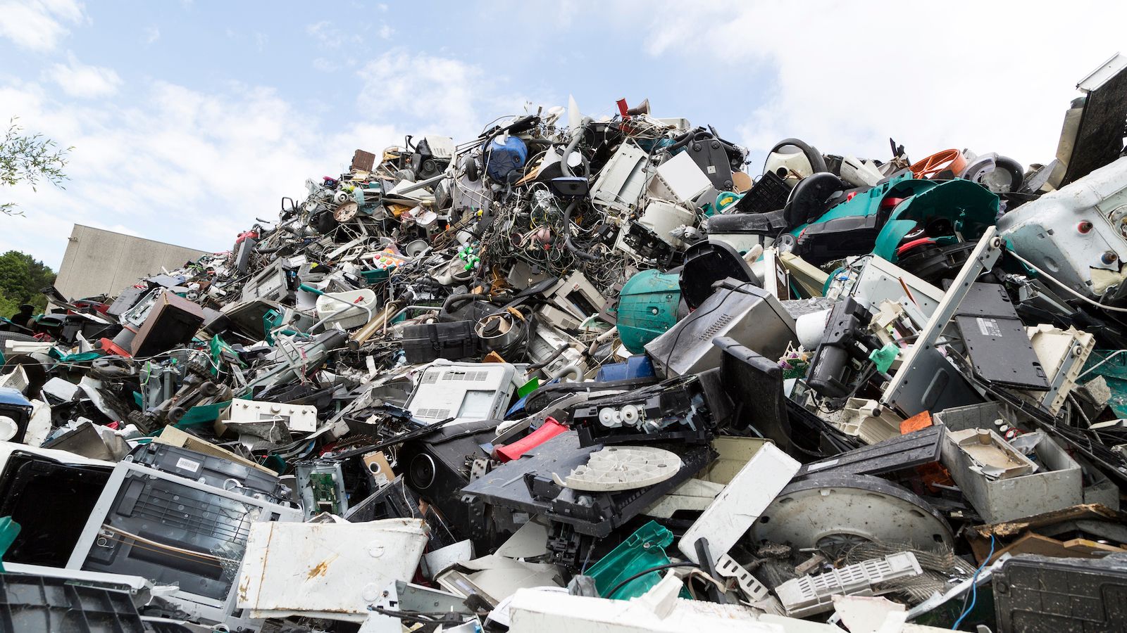 1600x900 What Is E Waste?