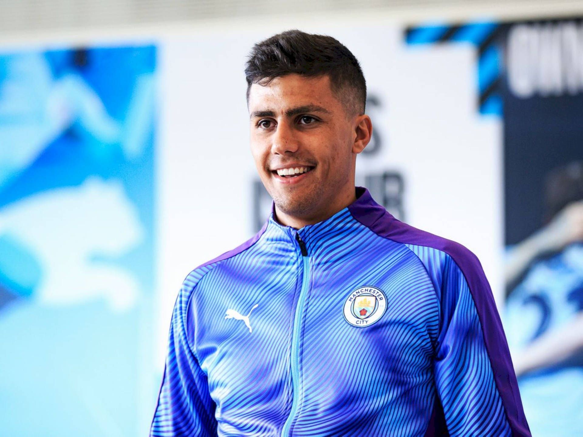 1920x1440 Download Rodrigo Hernández Cascante Smiling Wallpaper