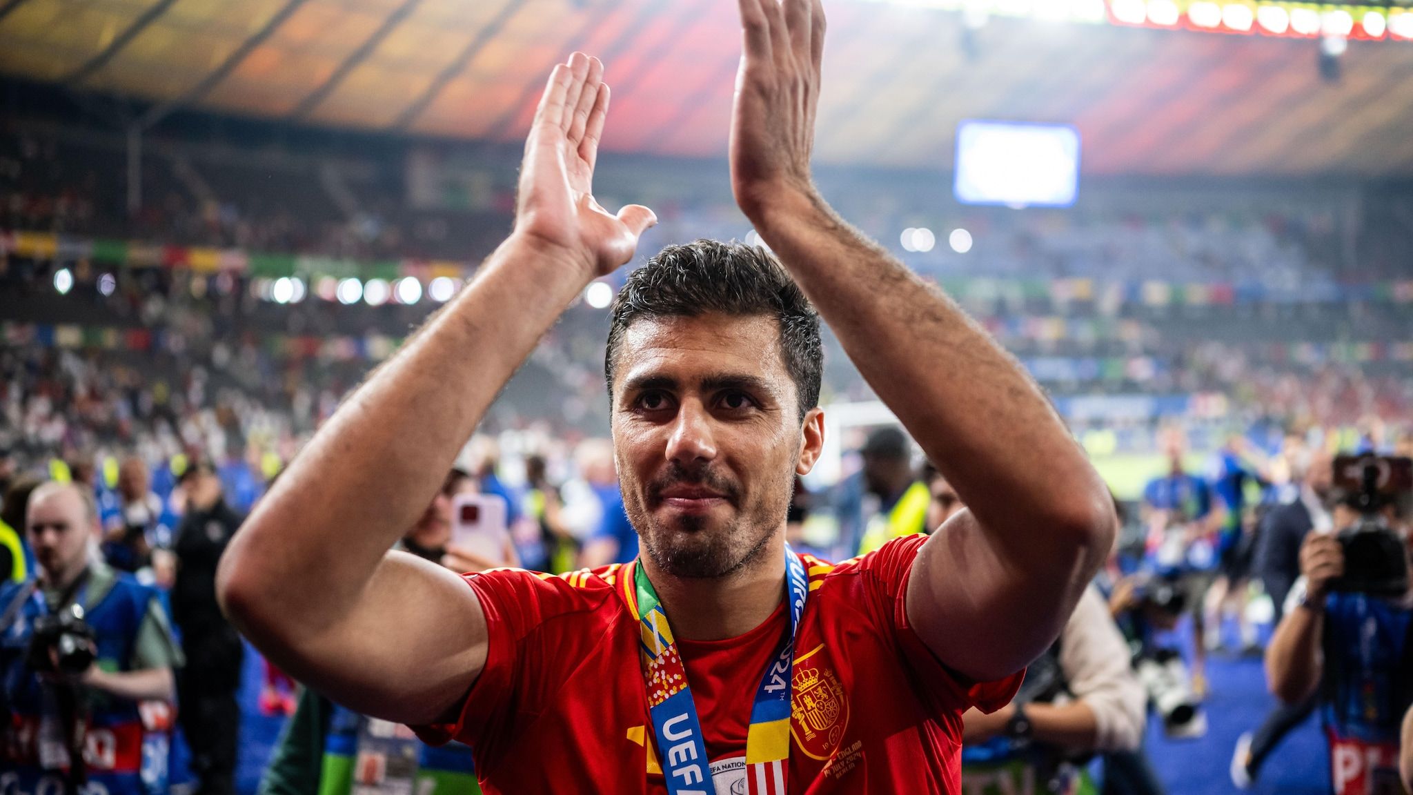 2048x1152 Rodri named EURO 2024 Player of the Tournament. UEFA EURO 2024