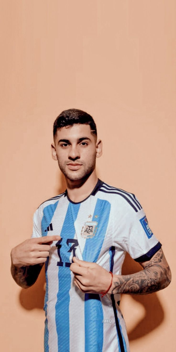 736x1472 Cuti Romero