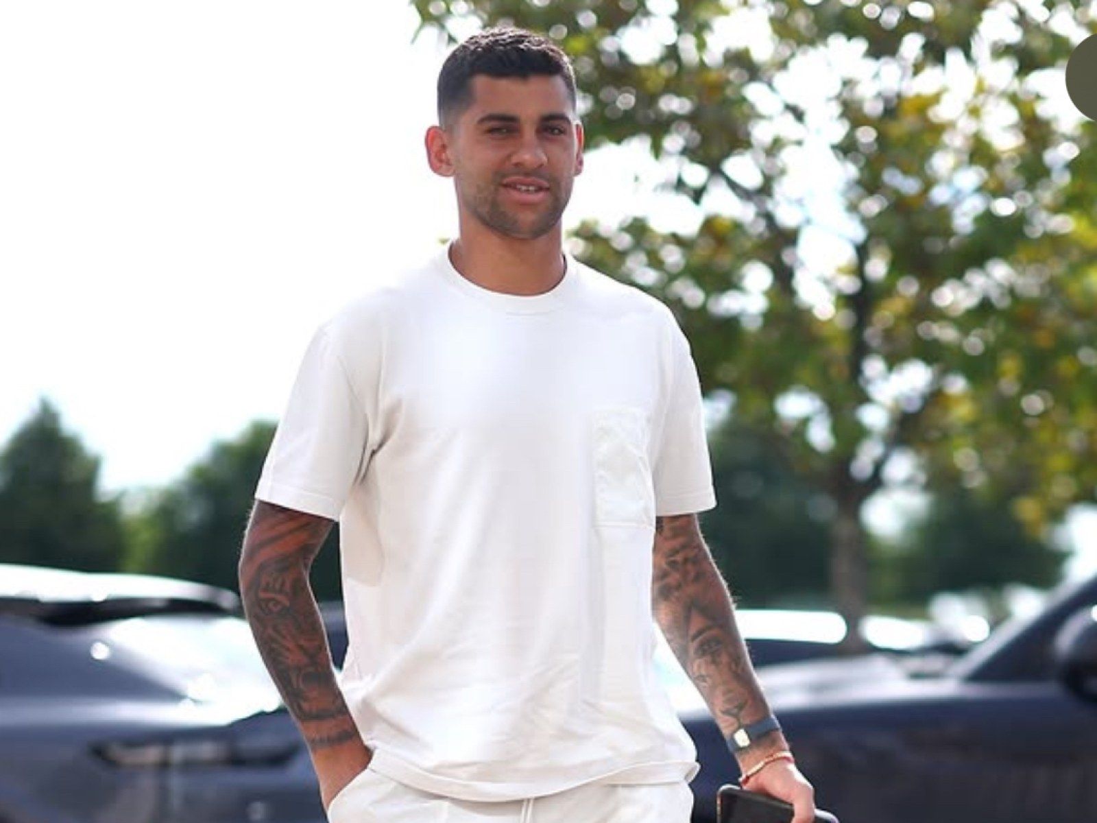 1600x1200 Tottenham Hotspur's Captain Cuti Romero: Get to Know Spurs' Defensive Leader