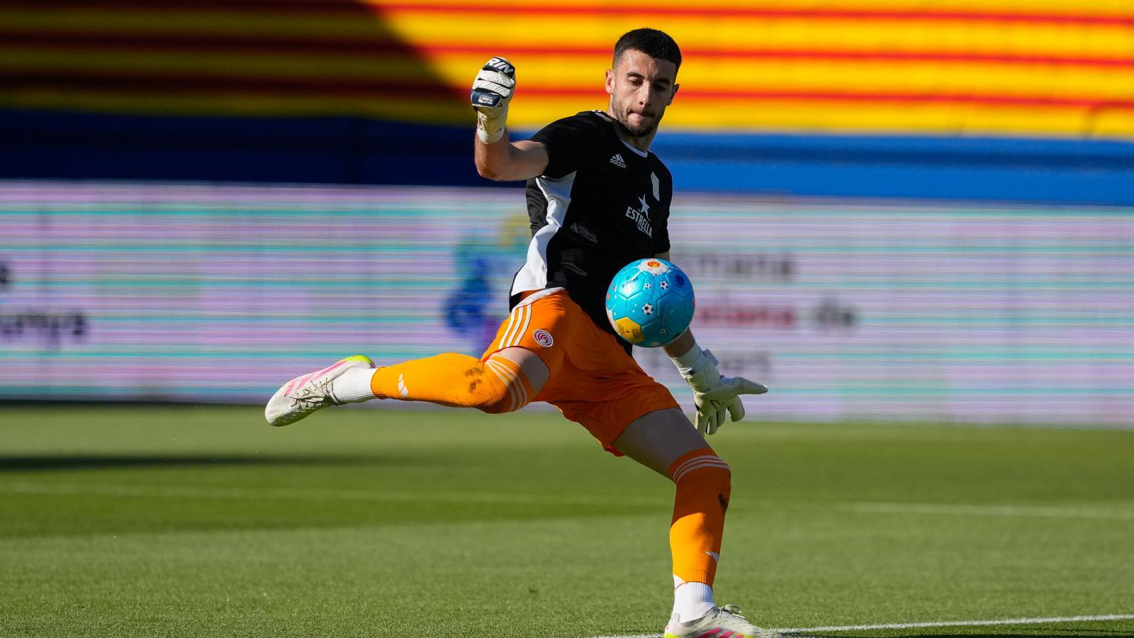 1600x900 Joan Garcia hasn't ruled out signing for Barça: I'll decide what's best