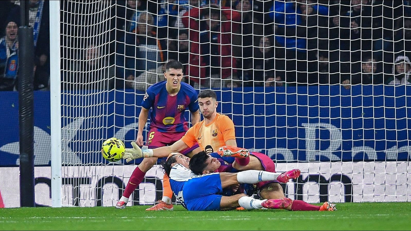 1600x900 Vodacom Soccer. News. Joan Garcia makes history as Barcelona eye Super Cup glory