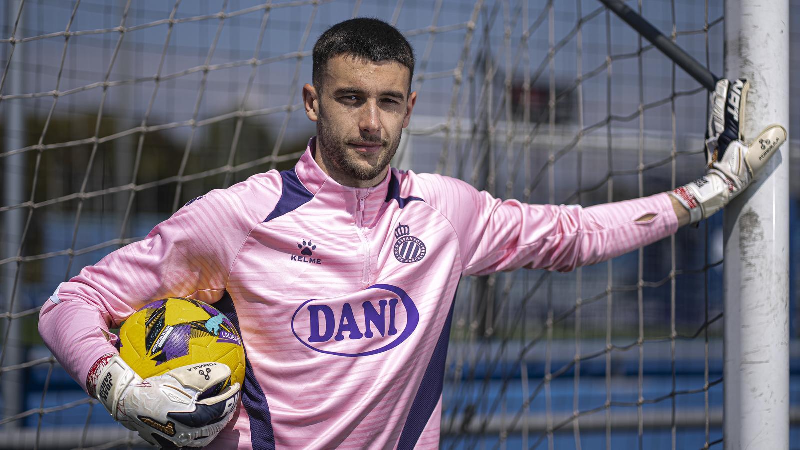 1600x900 Interview with Joan Garcia: The best goalkeeper in La Liga performs miracles and is Catalan