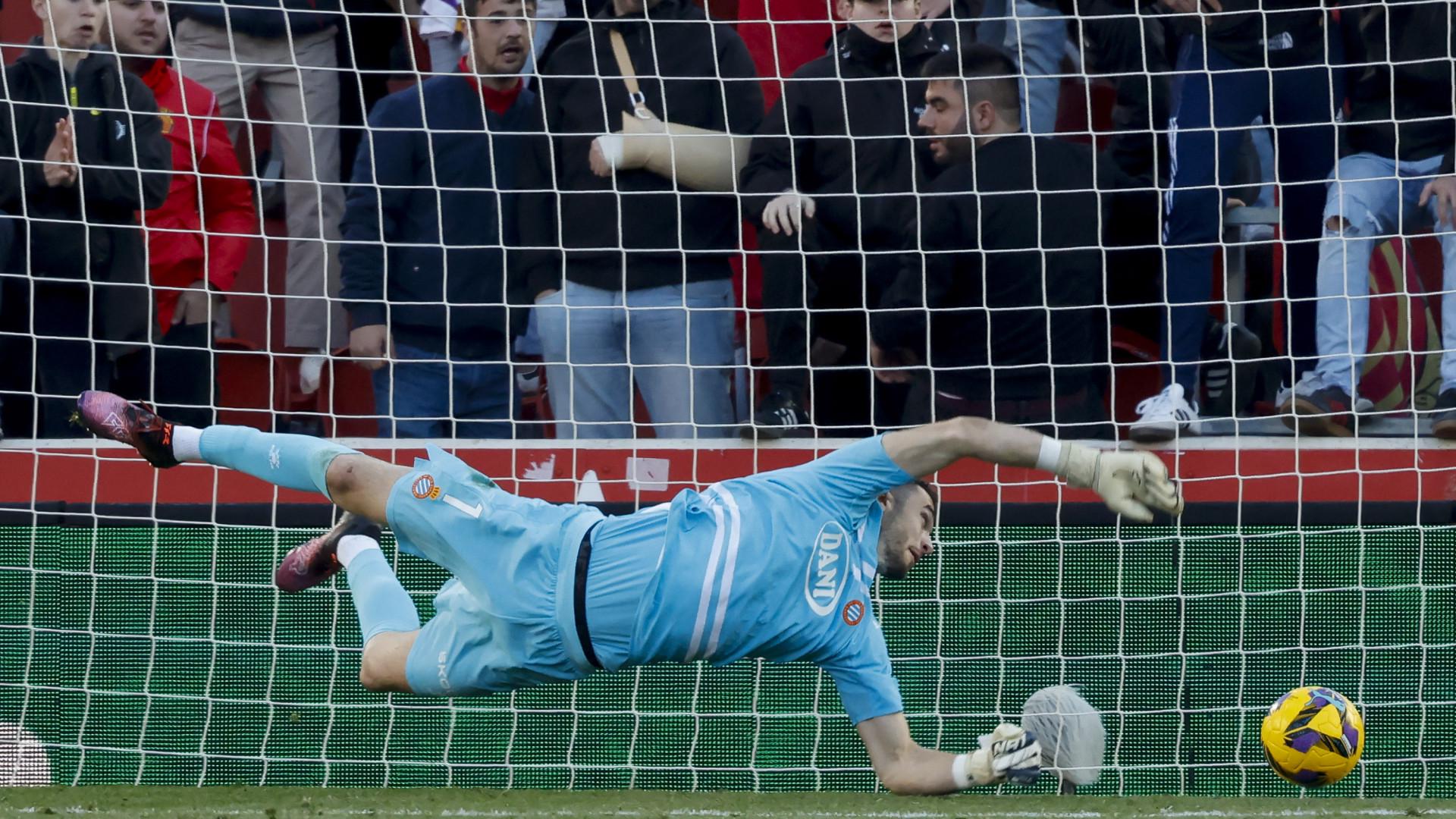 1920x1080 COPE Manchester United tempts Joan García (Espanyol Goalkeeper) : The English club has already contacted his entourage. The release clause could be as high as 30 million euros