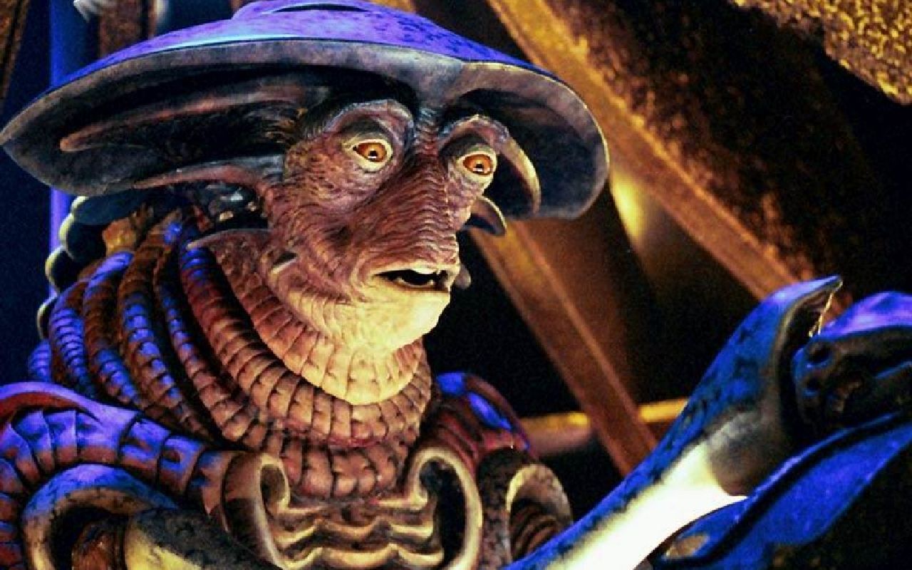 1280x800 Desktop wallpaper: Farscape, Tv Show, Pilot 4K free download for PC. 1464120