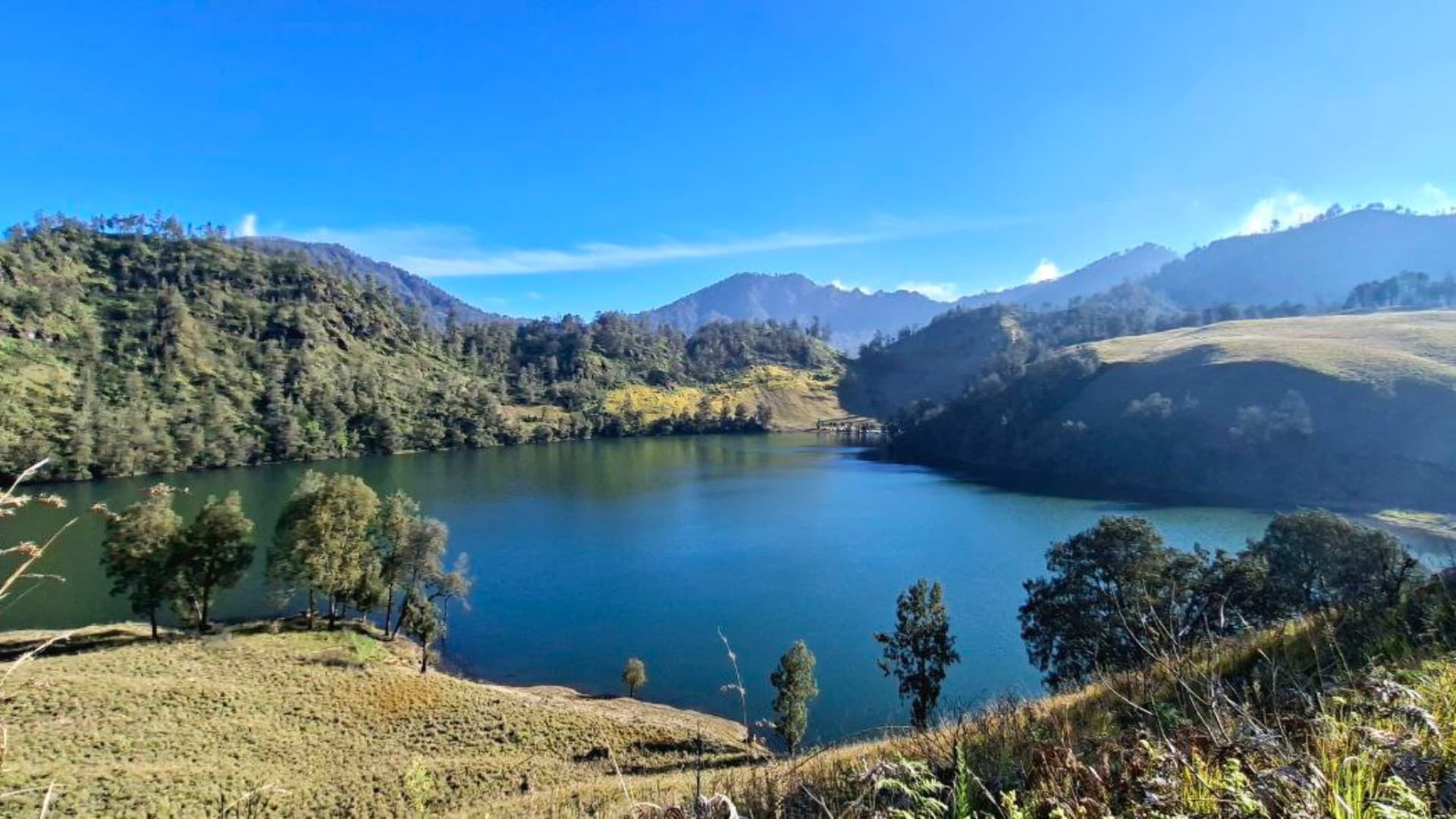 1920x1080 Ranu Kumbolo Lake : Between Mist, Cold Air, and the Silence That Speaks to the Heart Maps contribution stories Guides Connect
