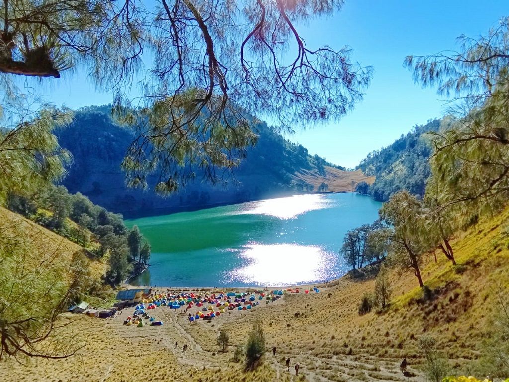 1024x768 MENIKMATI SUASANA PAGI DI RANU KUMBOLO