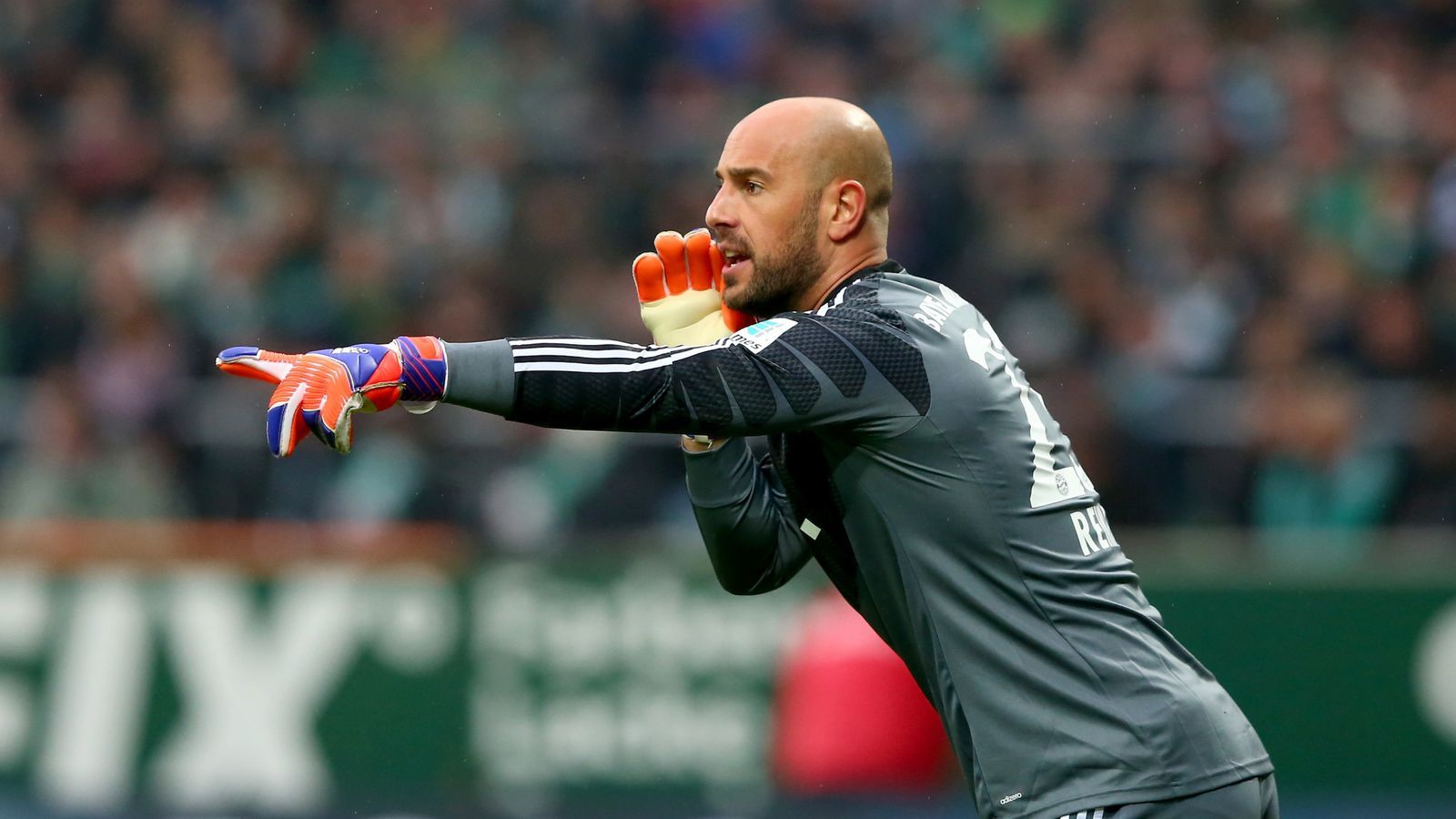 1600x900 Bayern Munich's Pepe Reina is closing on a return to Napoli