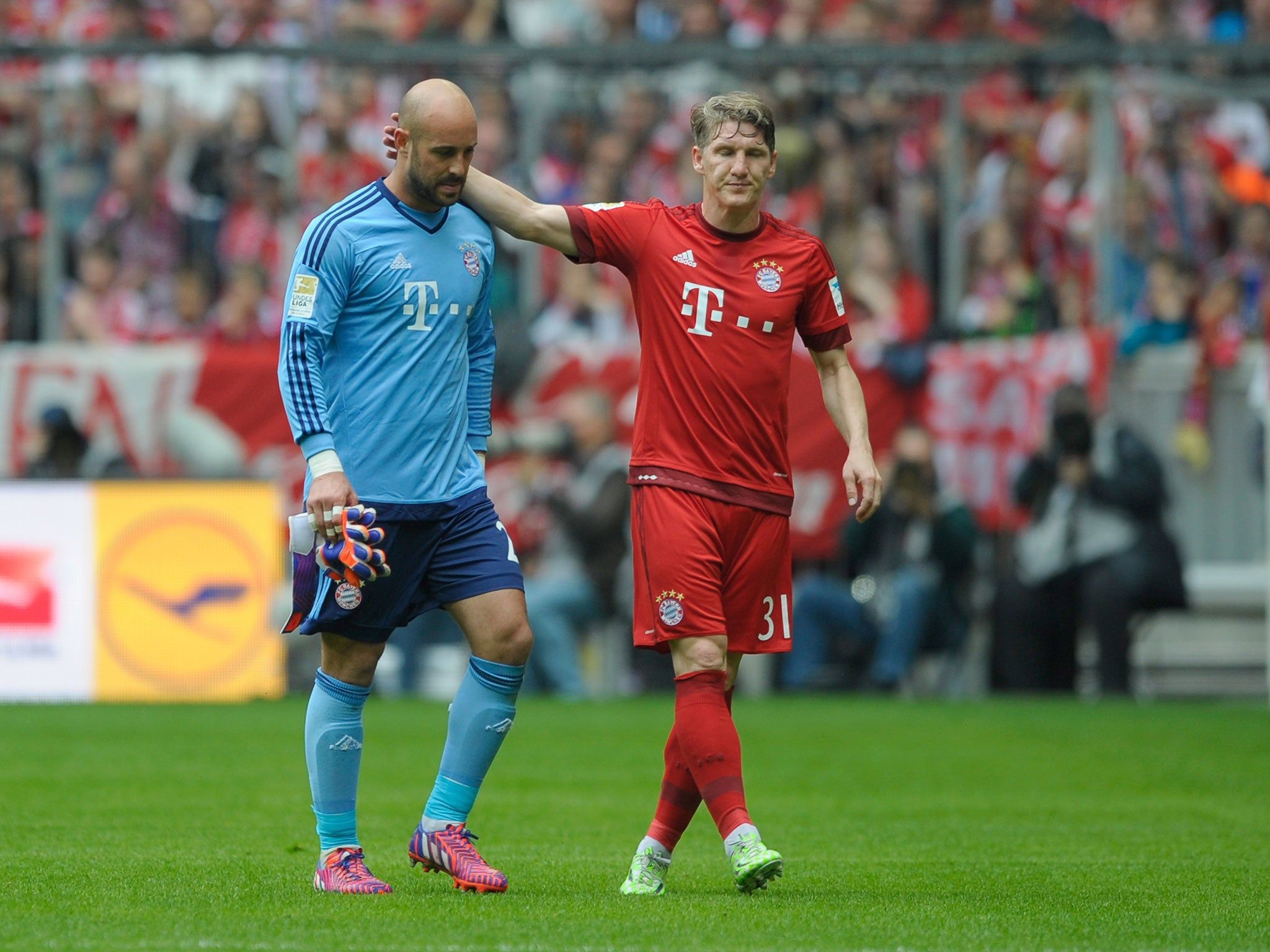 2048x1536 Bayern Munich Vs Augsburg Match Report: Pepe Reina Sent Off As Champions Slump To 1 0 Defeat Ahead Of Champions League Showdown
