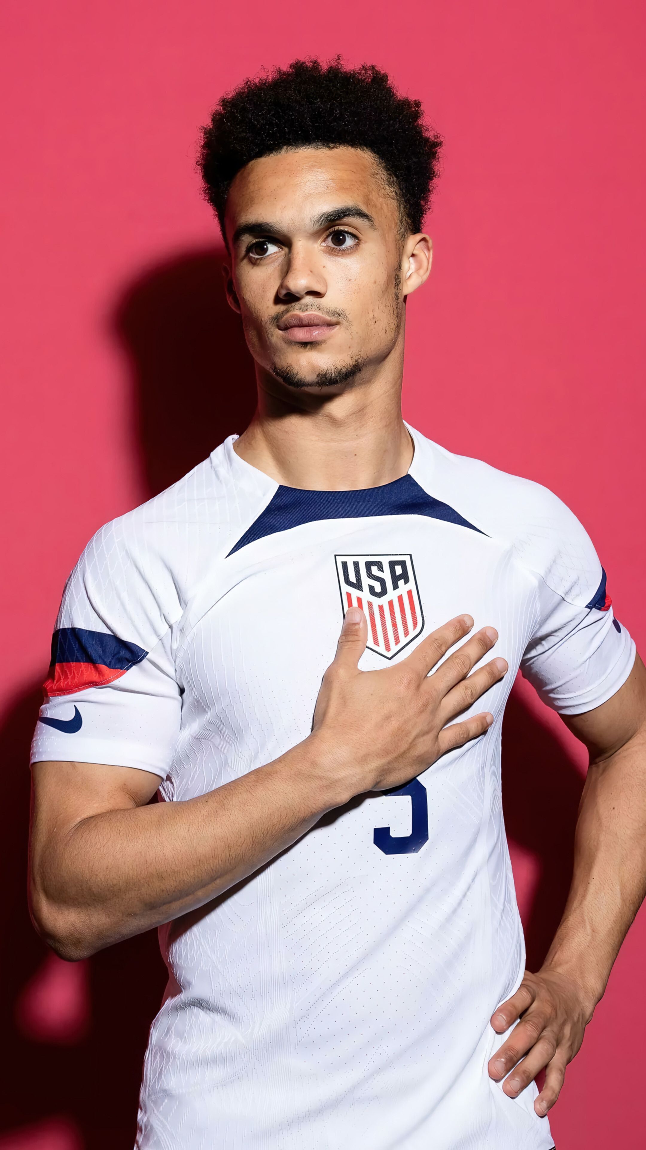2160x3840 Antonee Robinson USA FIFA World Cup 2022 4K Wallpaper iPhone HD Phone i