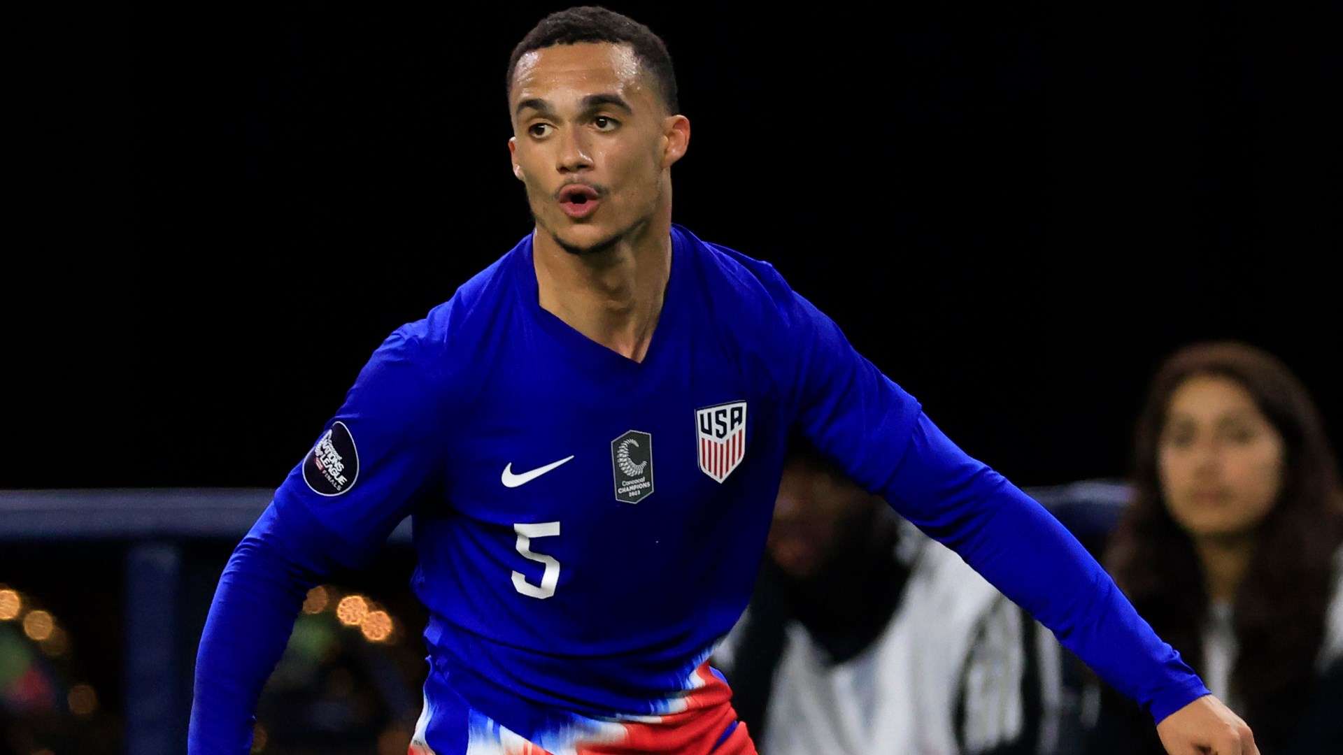 1920x1080 Antonee Robinson steals the show at USMNT photohoot following CONCACAF Nations League triumph with fresh cowboy hat