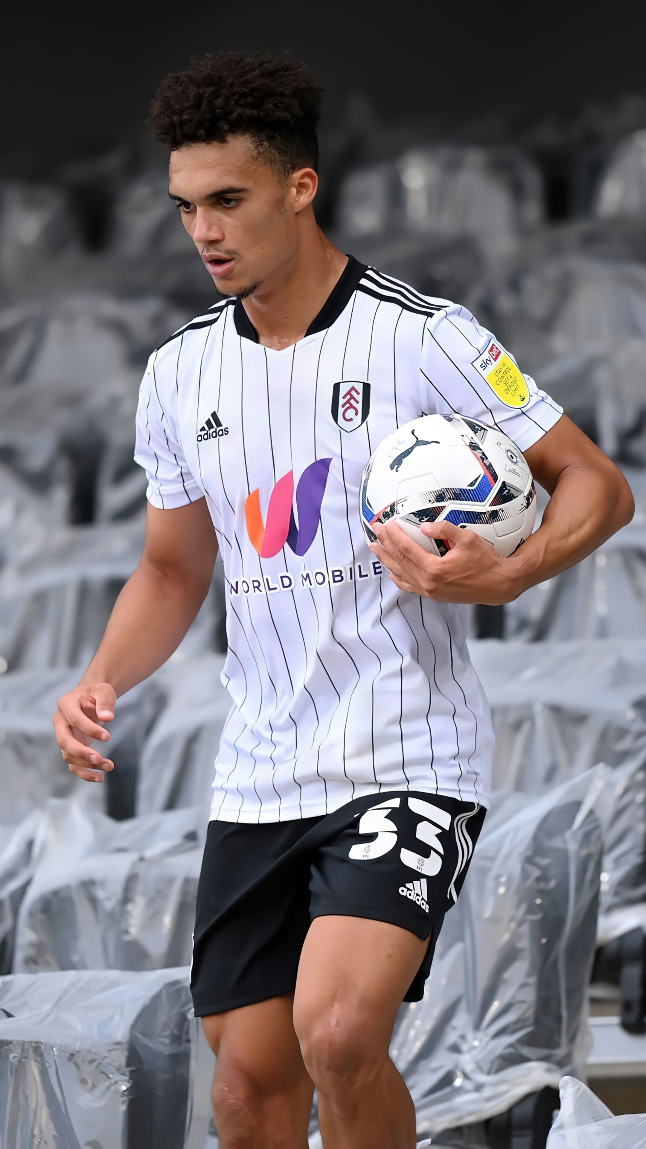 2160x3840 Antonee Robinson FIFA World Cup 2022 4K Wallpaper iPhone HD Phone i