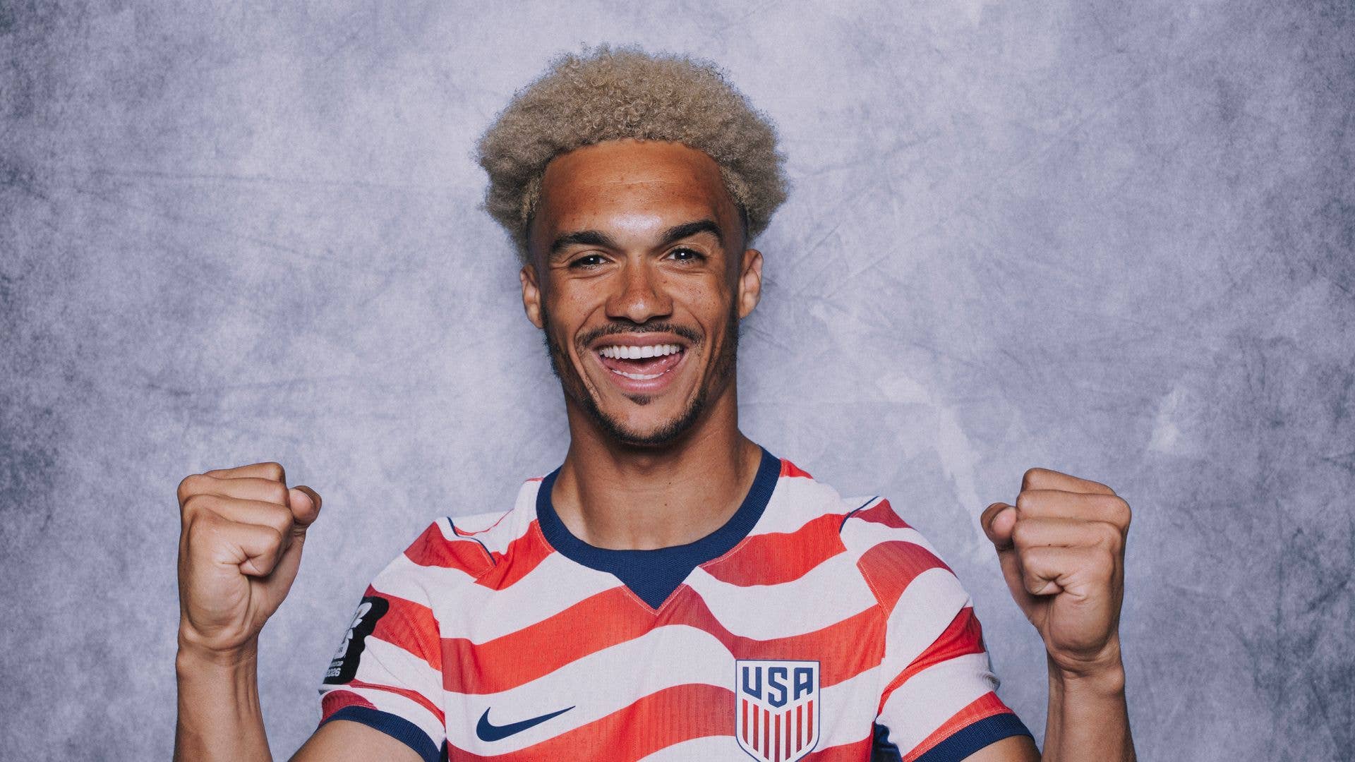 1920x1080 Meet USMNT star Antonee Robinson's very private fiancée and their adorable 2 kids