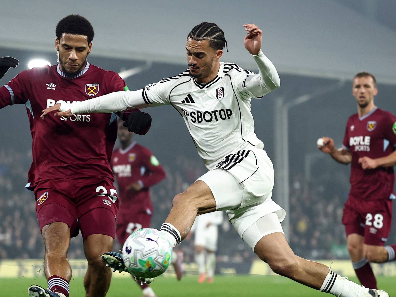 1600x1200 Antonee Robinson