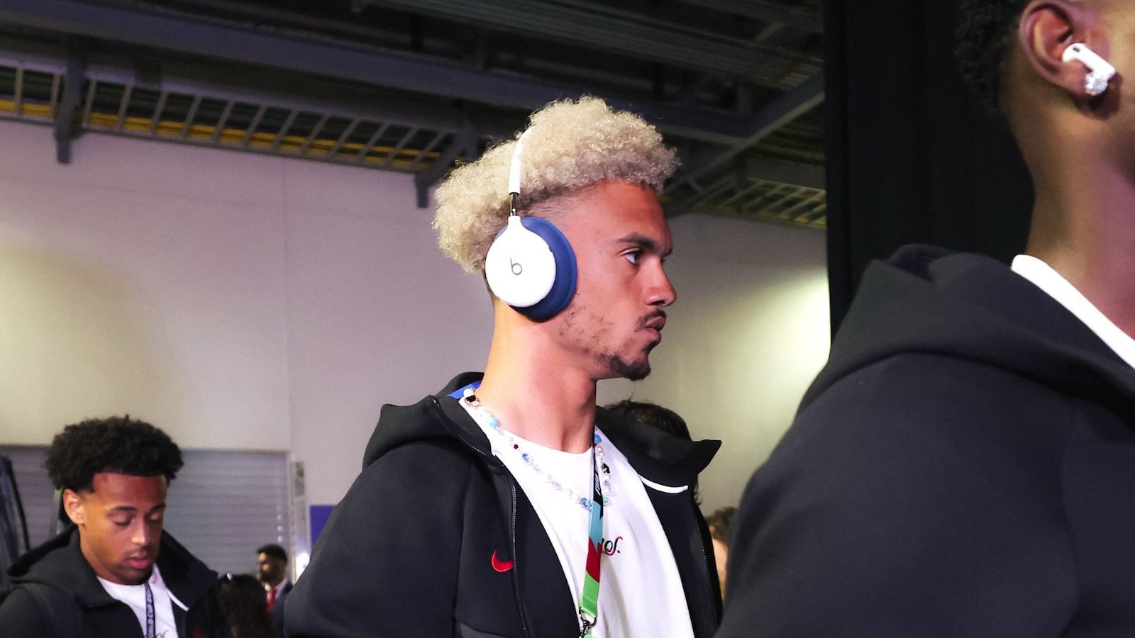 1600x900 Antonee Robinson Shows Off Unreleased Two Tone Beats Over Ear Headphones At The World Cup