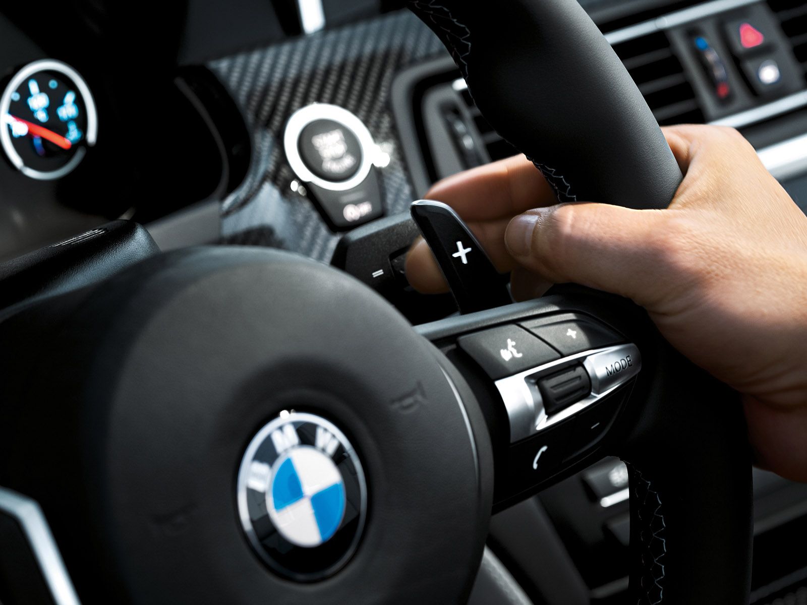 1600x1200 BMW Malaysia introduces the M6 Coupé