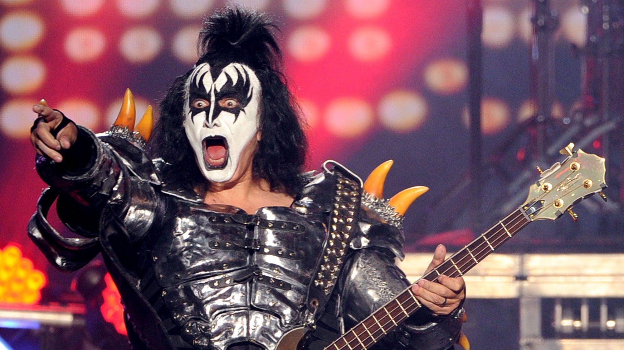 2000x1124 Gene Simmons Background