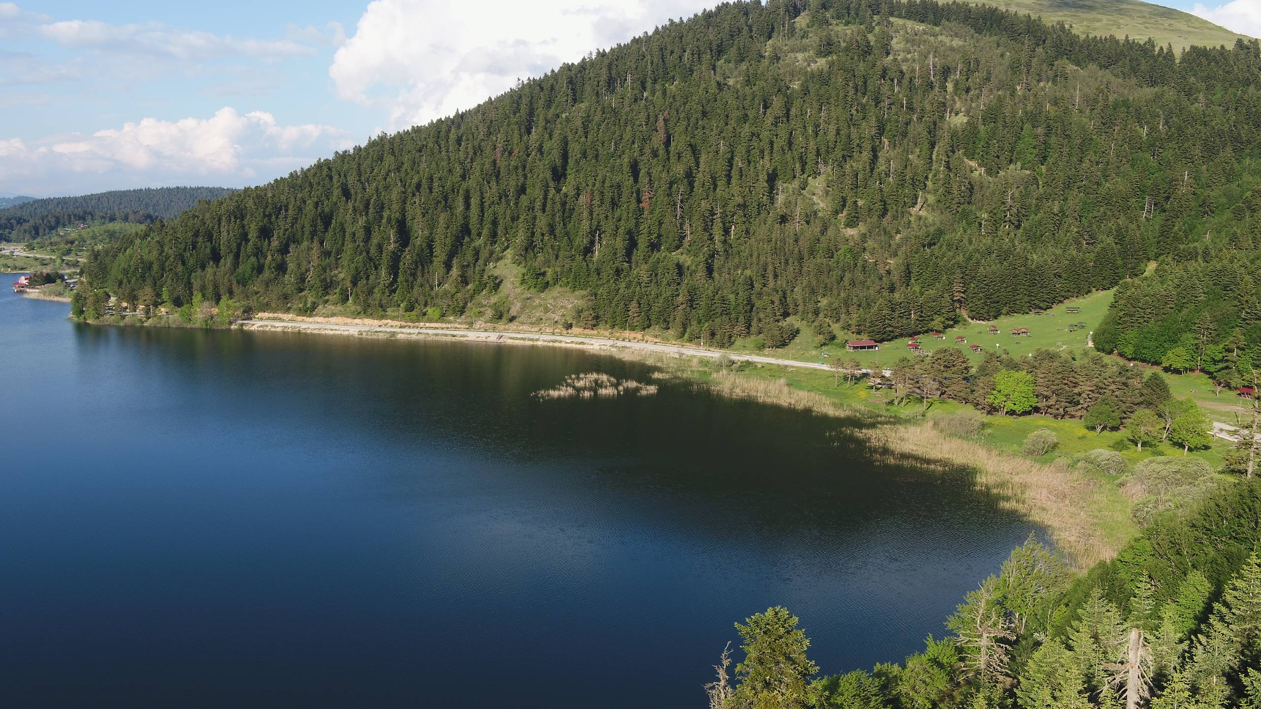 2560x1440 Bolu Abant Gölü Millî Parkı. ODÖO
