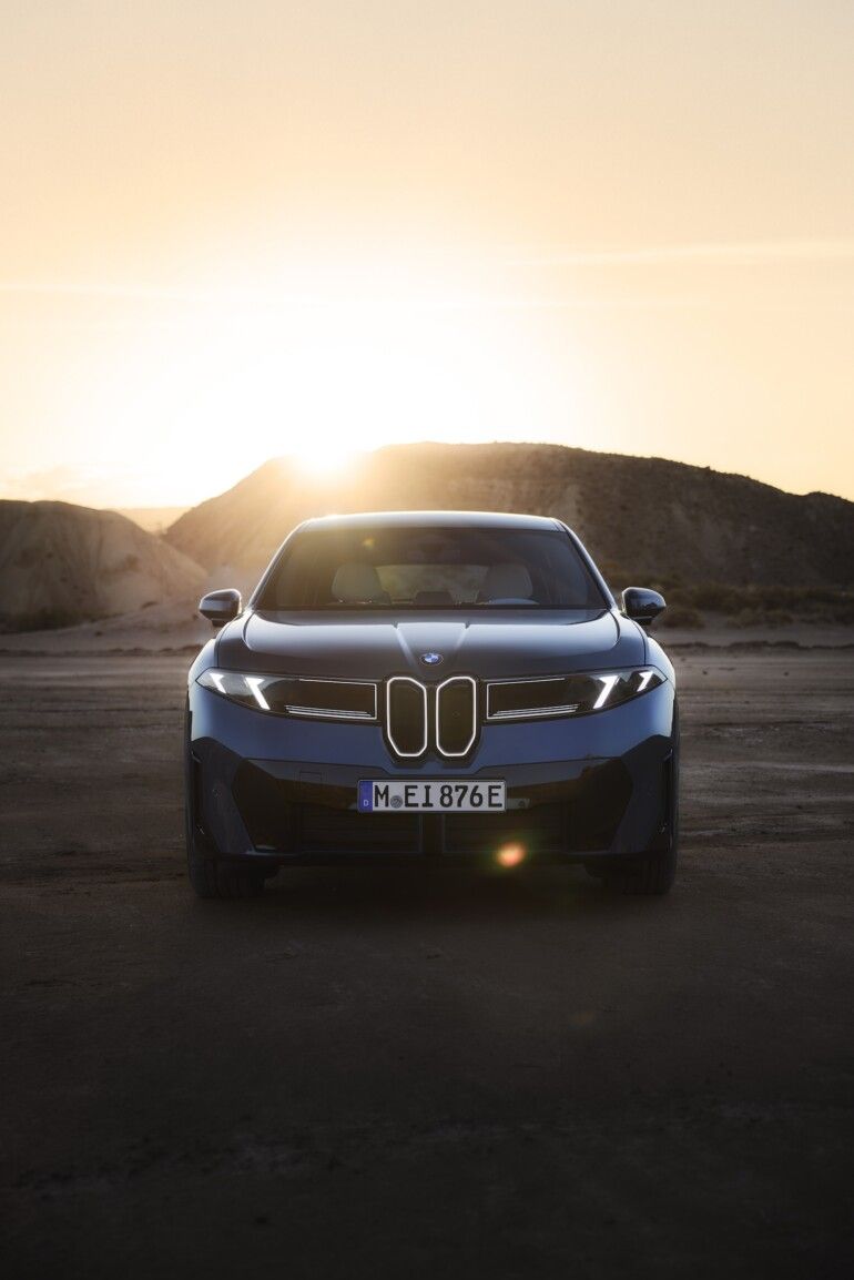 770x1154 BMW iX3