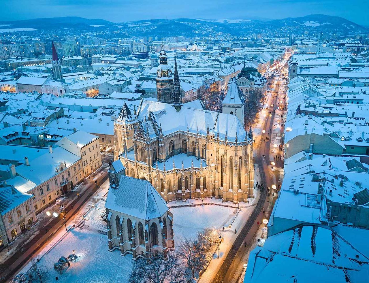 1280x982 Winter in Košice invites you to Christmas markets, snowy slopes, and fun on the ice. Visit Košice
