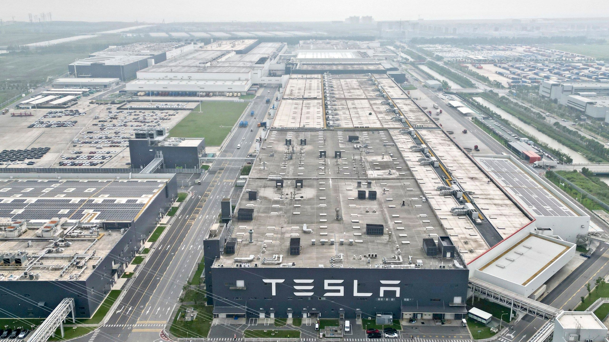 2560x1440 Tesla Moves Forward With A Plan To Build An Energy Storage Battery Factory In China