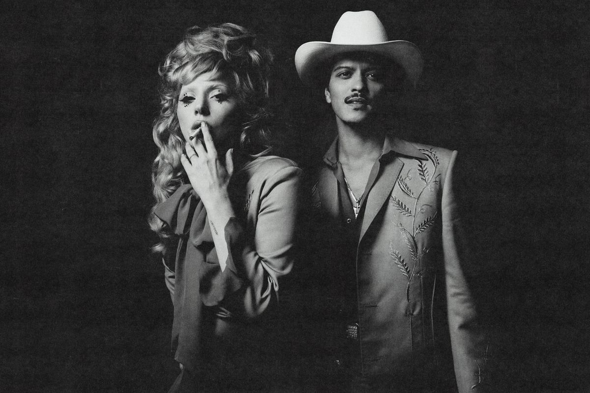 1200x799 GAGAIMAGES